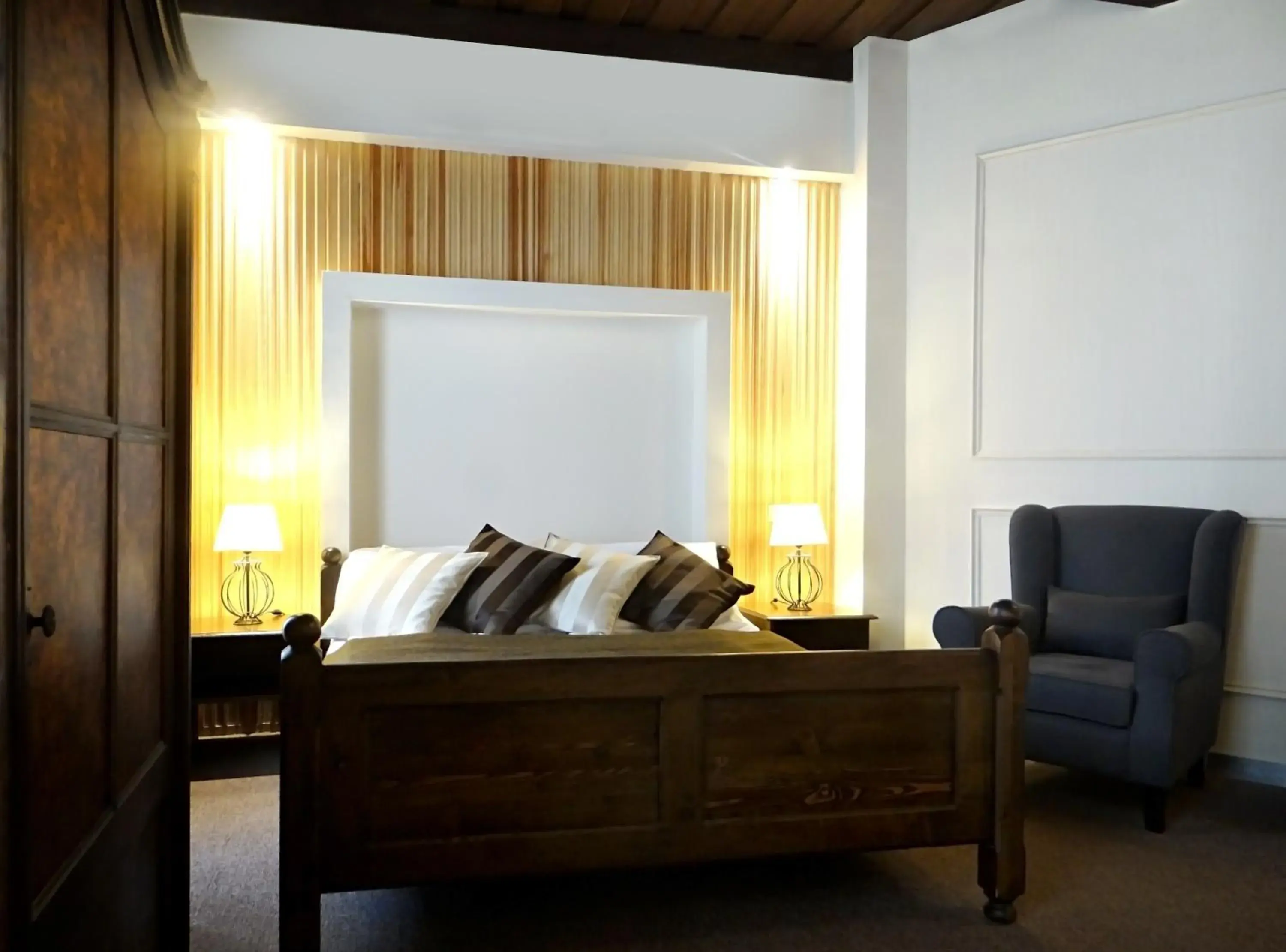 Hotel U Kříže Hotel U Kříže