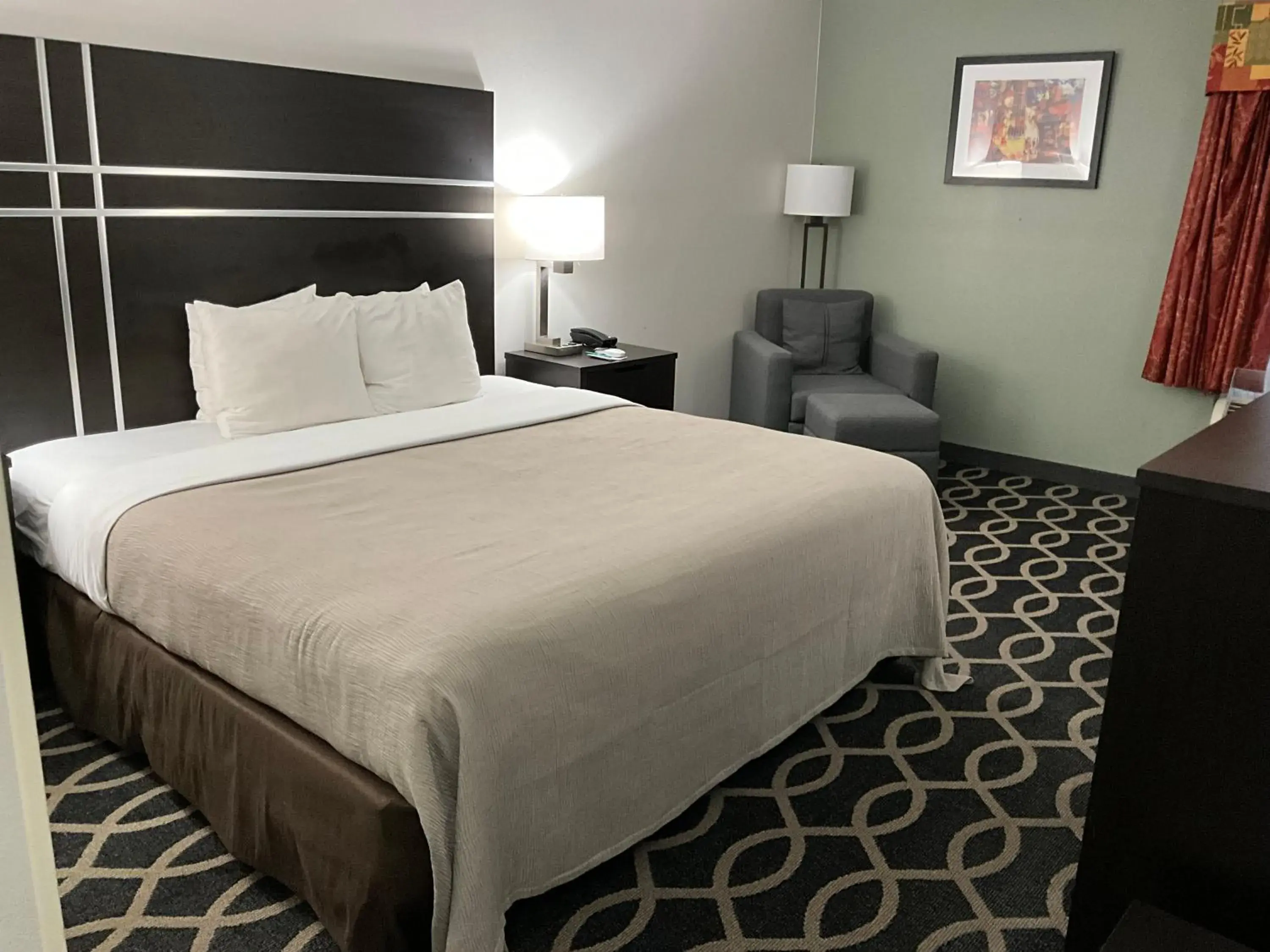 King Room with Interior Hall- Accessible/Non-Smoking in Quality Inn Jacksonville near Little Rock Air Force Base King Room with Interior Hall- Accessible/Non-Smoking in Quality Inn Jacksonville near Little Rock Air Force Base