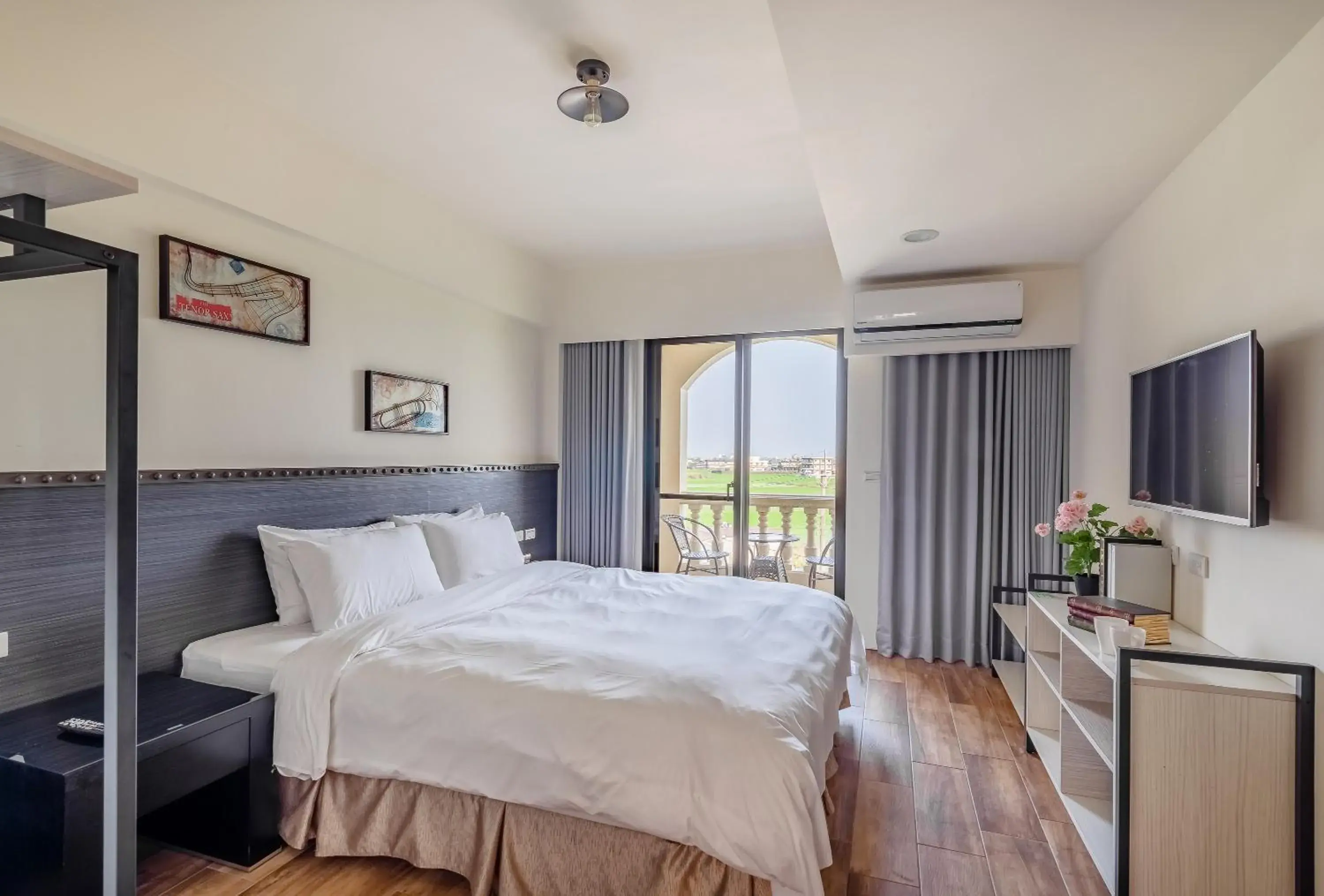 Deluxe Double Room with Garden View with Balcony in Milan Yilan Deluxe Double Room with Garden View with Balcony in Milan Yilan