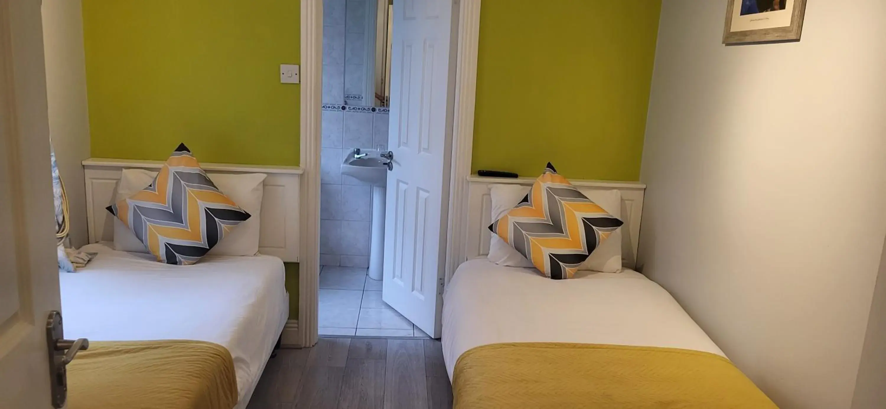 Standard Twin Room in The 'Rafter's Gastropub Standard Twin Room in The 'Rafter's Gastropub