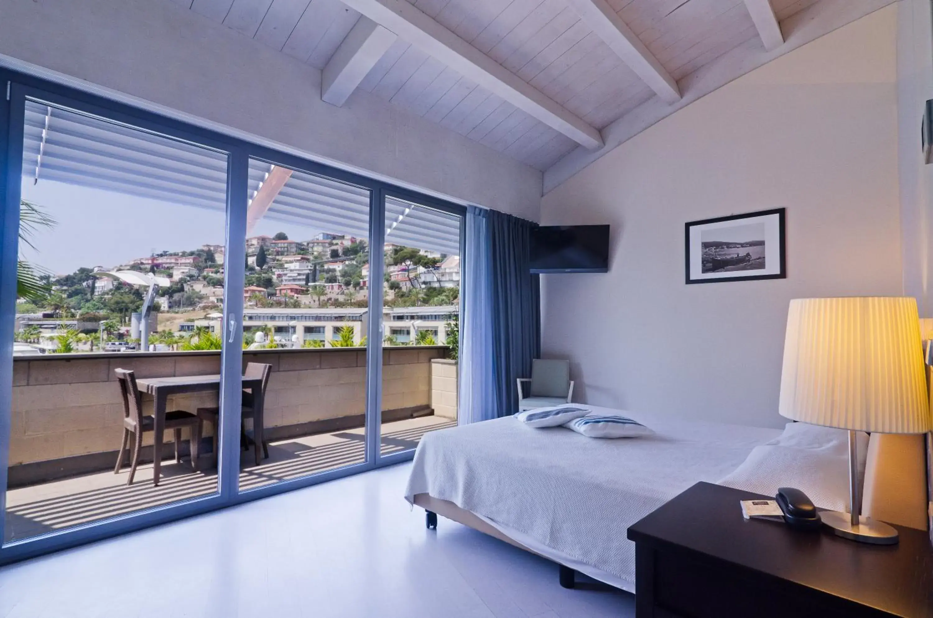 Deluxe Double Room in Hotel Riviera dei Fiori Deluxe Double Room in Hotel Riviera dei Fiori