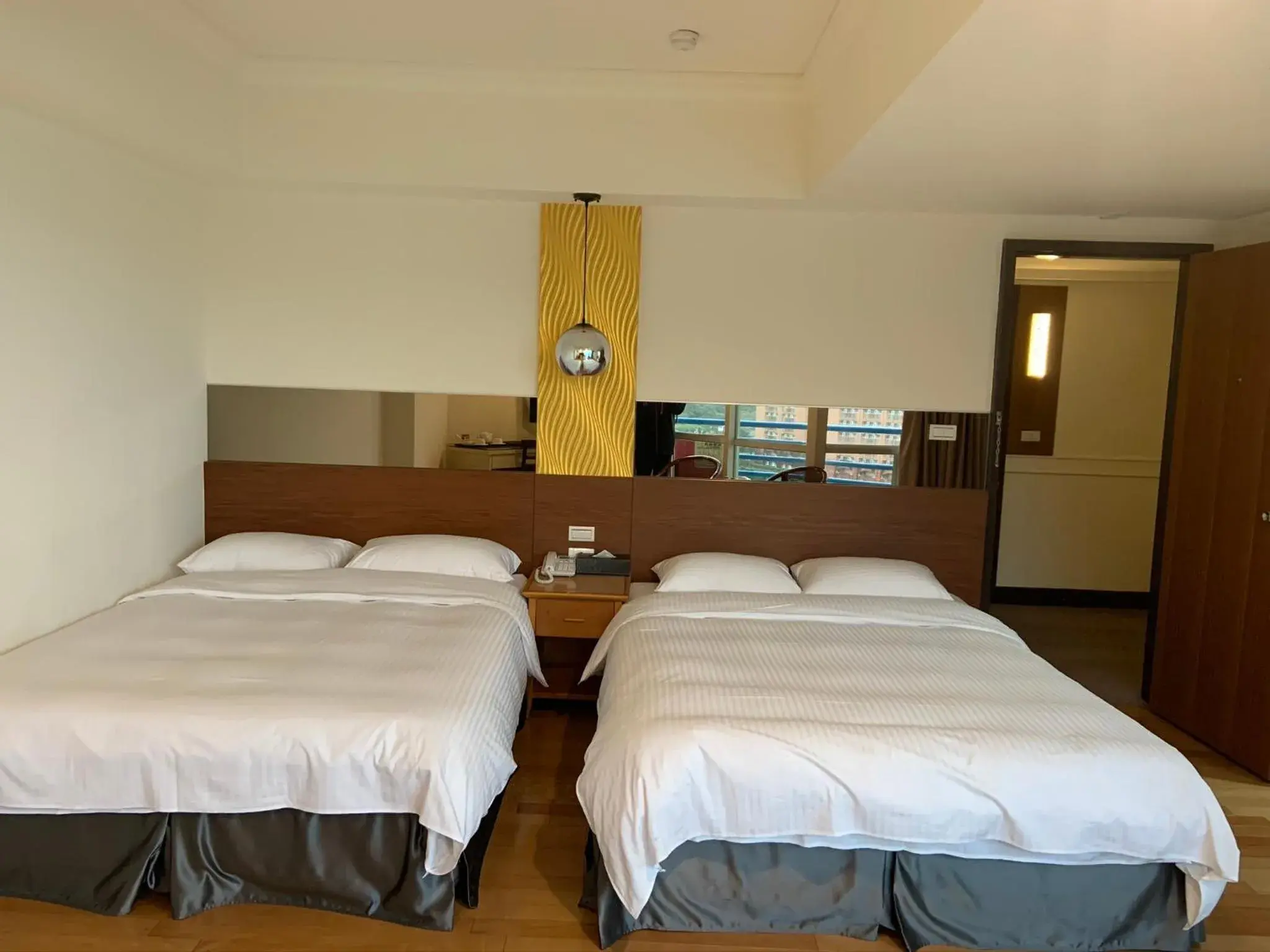 Twin Room with View in CT Green Bay Hot-Spring Hotel Twin Room with View in CT Green Bay Hot-Spring Hotel