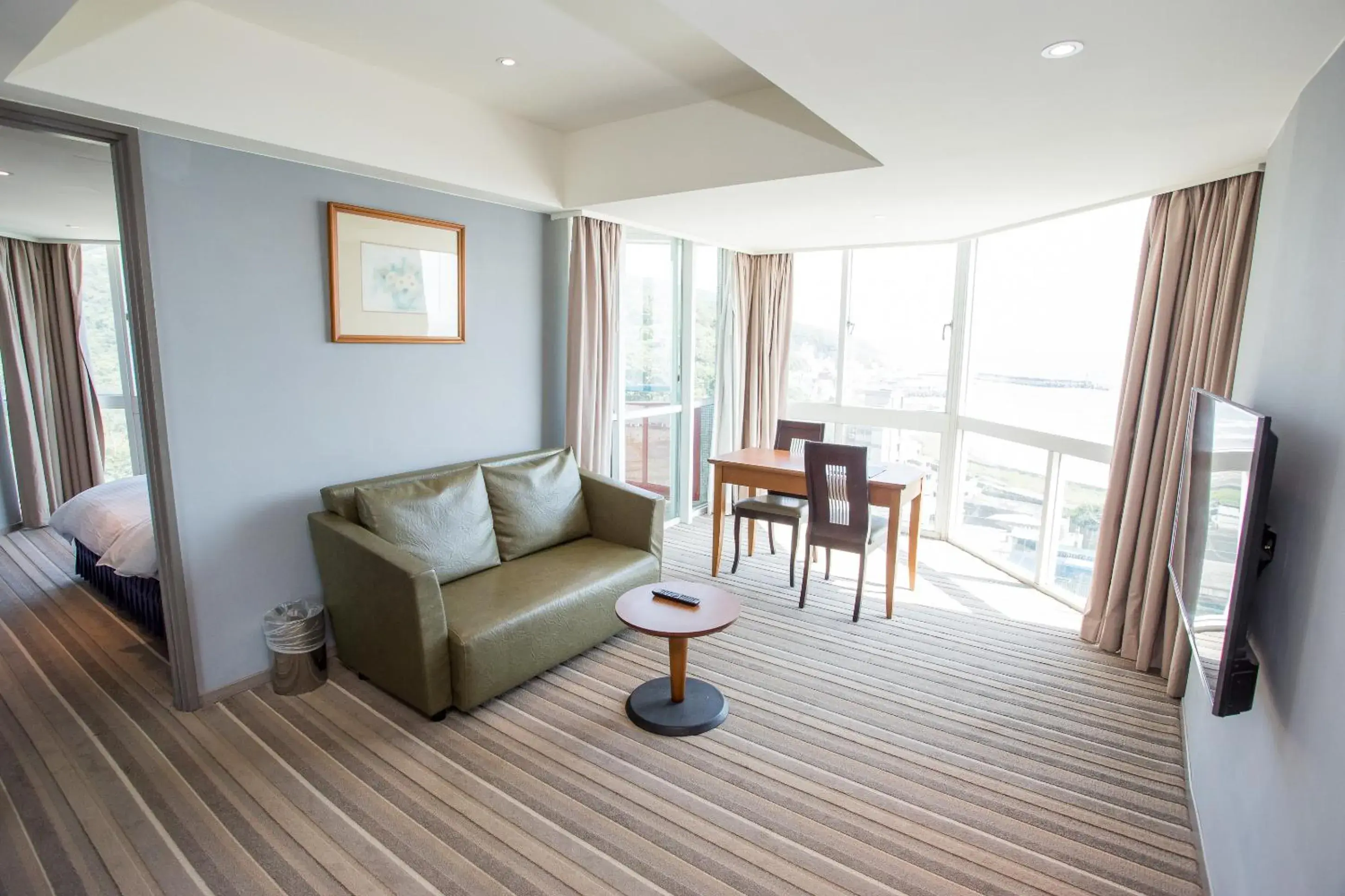 Deluxe Quadruple Room in CT Green Bay Hot-Spring Hotel Deluxe Quadruple Room in CT Green Bay Hot-Spring Hotel