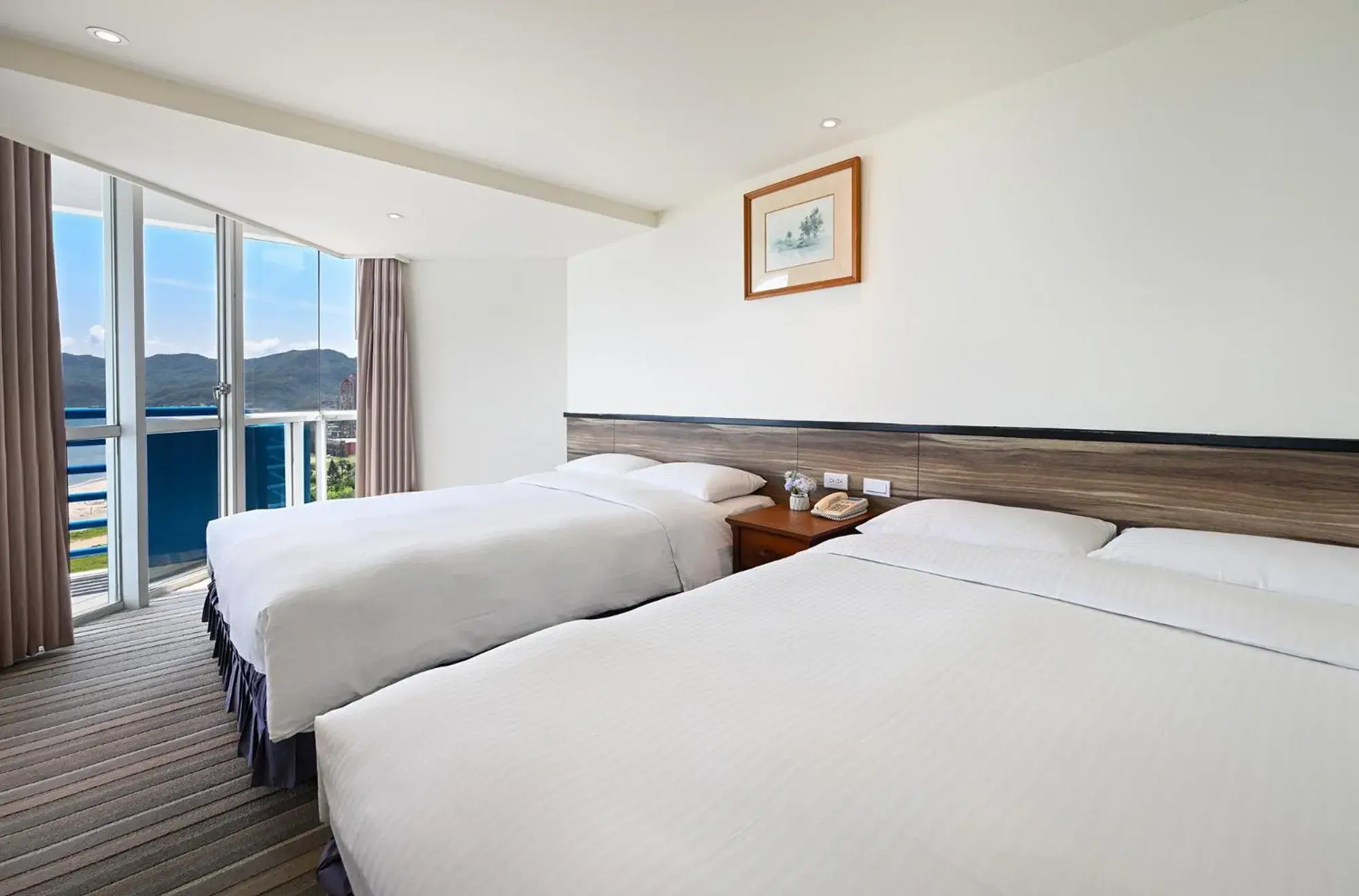 Standard Quadruple Room in CT Green Bay Hot-Spring Hotel Standard Quadruple Room in CT Green Bay Hot-Spring Hotel