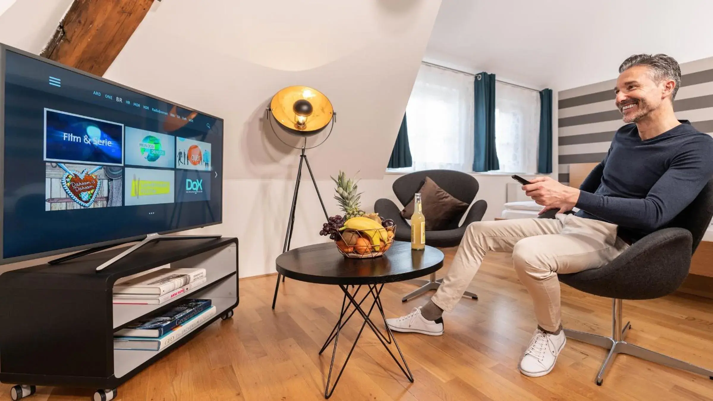 Comfort Double Room in Hotel CampusZwei Komfortable Doppelzimmer & Apartments mit Küche Zentral in Ludwigsburg ideal für Business & Langzeitaufenthalte optional mit Frühstück Comfort Double Room in Hotel CampusZwei Komfortable Doppelzimmer & Apartments mit Küche Zentral in Ludwigsburg ideal für Business & Langzeitaufenthalte optional mit Frühstück