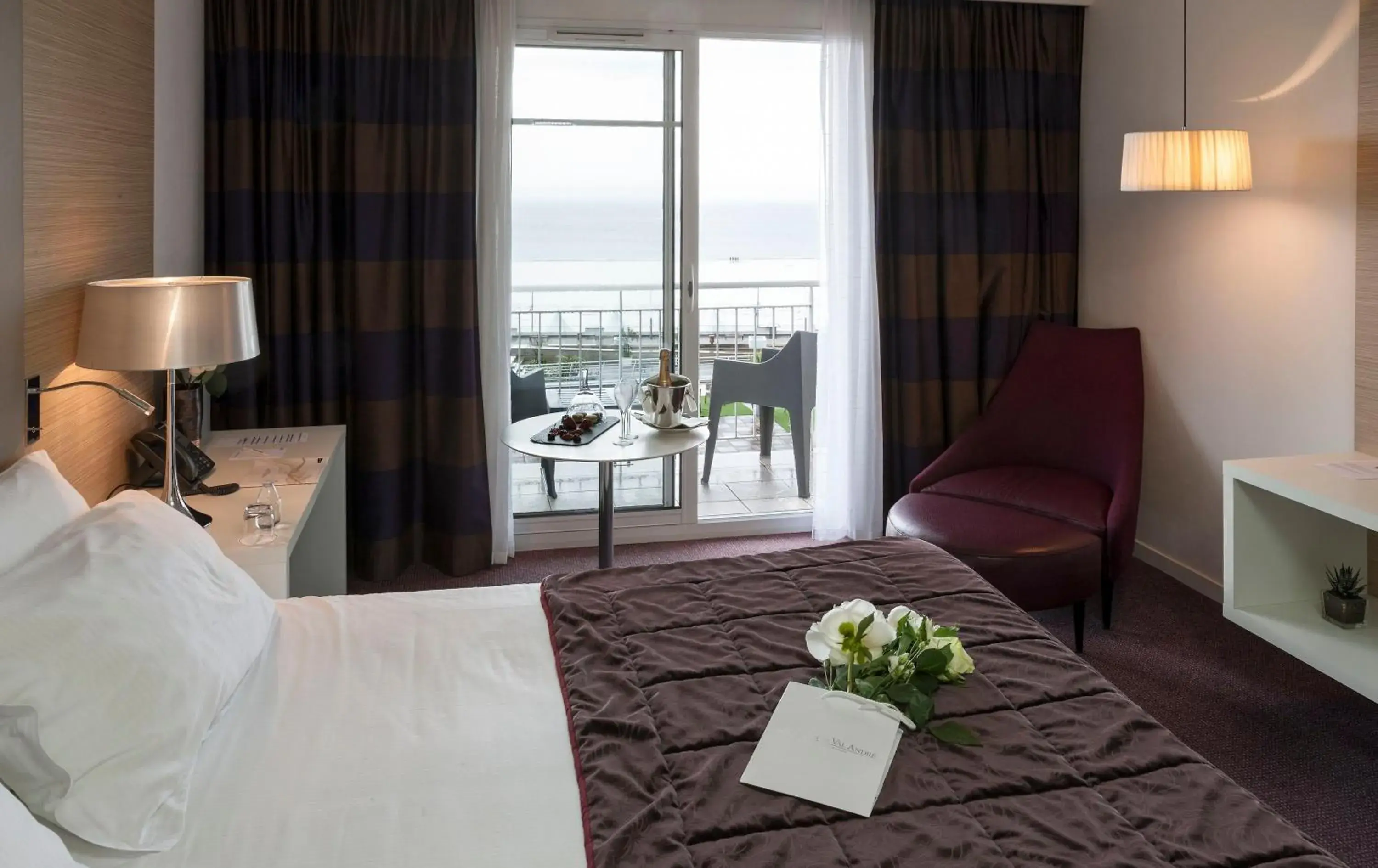 Deluxe Double Room with Sea View - Spa Access in Spa Marin Du Val Andre Thalasso Resort Deluxe Double Room with Sea View - Spa Access in Spa Marin Du Val Andre Thalasso Resort