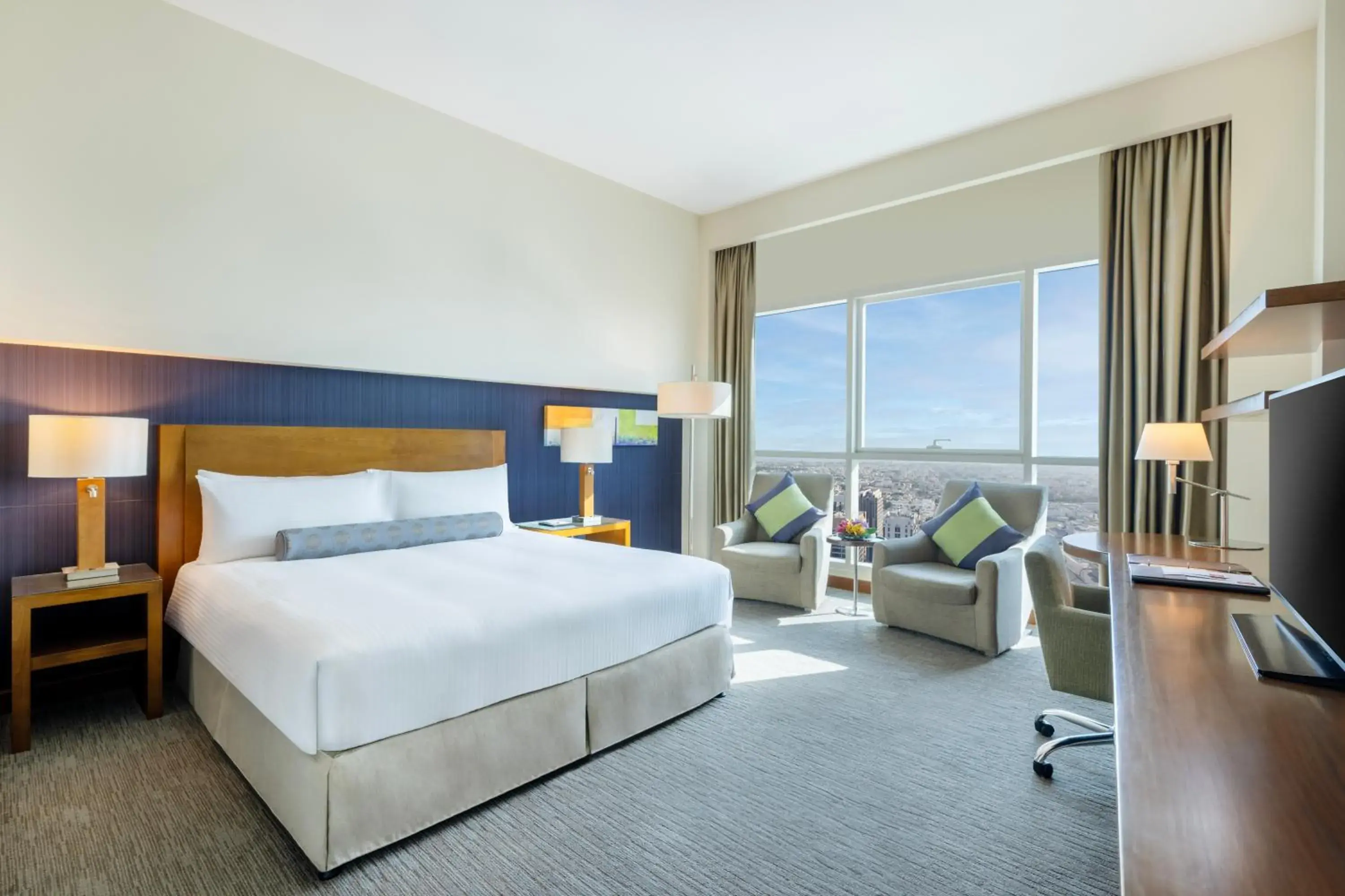 Deluxe Room in Grand Millennium Al Wahda Hotel and Executive Apartments Abu Dhabi Deluxe Room in Grand Millennium Al Wahda Hotel and Executive Apartments Abu Dhabi