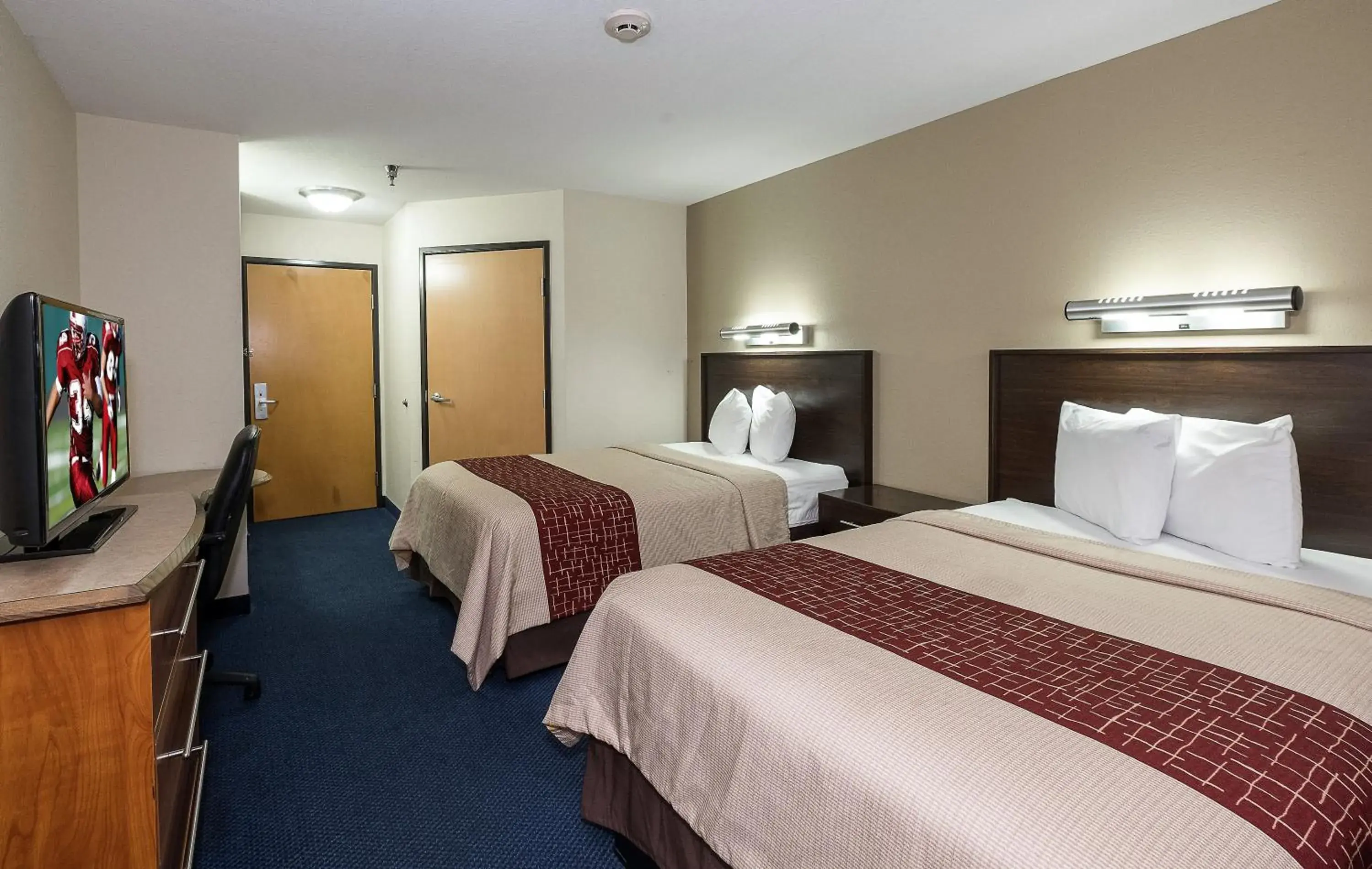 Deluxe Room with Two Double Beds Disability Access Non-Smoking in Red Roof Inn Jackson, OH Deluxe Room with Two Double Beds Disability Access Non-Smoking in Red Roof Inn Jackson, OH