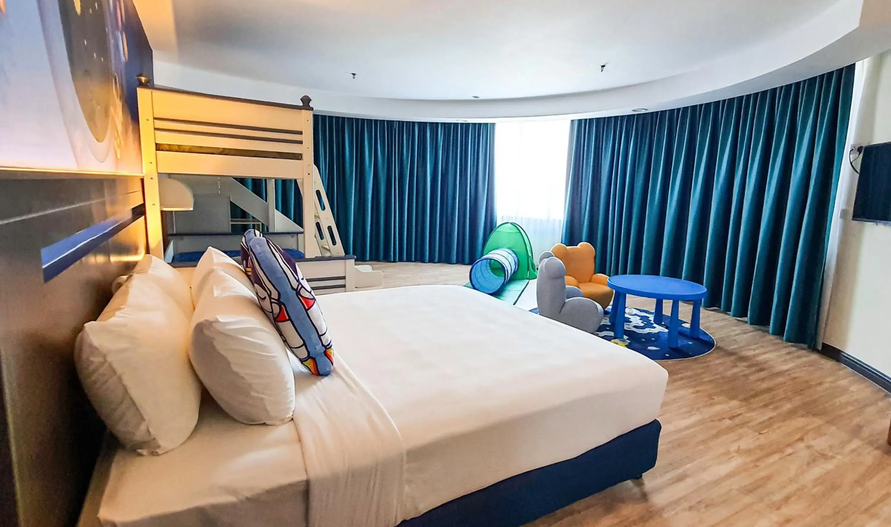 Family Room in Premiere Hotel - Complimentary Shuttle to Klang Wholesale Market Family Room in Premiere Hotel - Complimentary Shuttle to Klang Wholesale Market