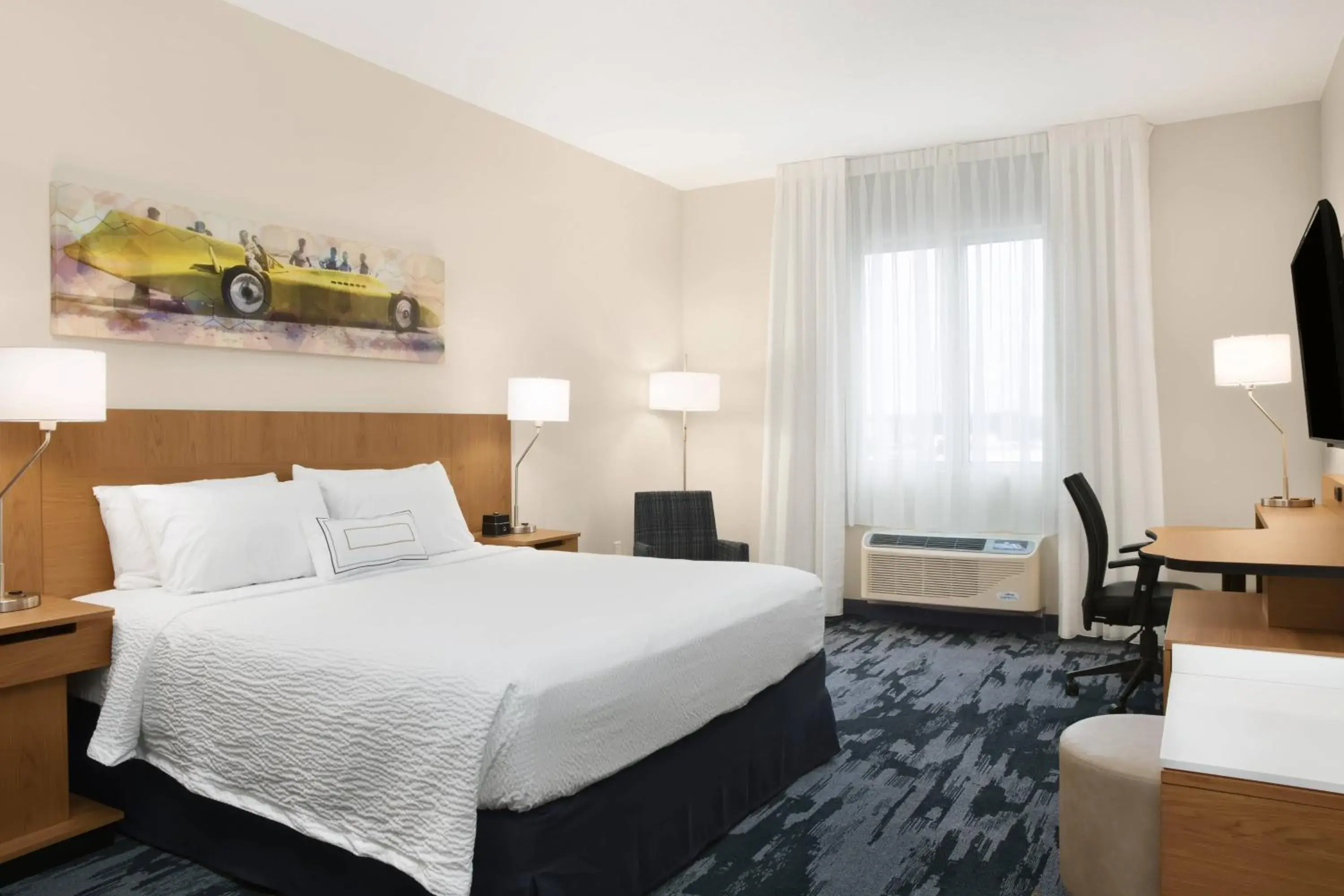 Guest room, 1 King (Mobility Accessible w/Tub) in Fairfield Inn & Suites by Marriott Daytona Beach Speedway/Airport Guest room, 1 King (Mobility Accessible w/Tub) in Fairfield Inn & Suites by Marriott Daytona Beach Speedway/Airport