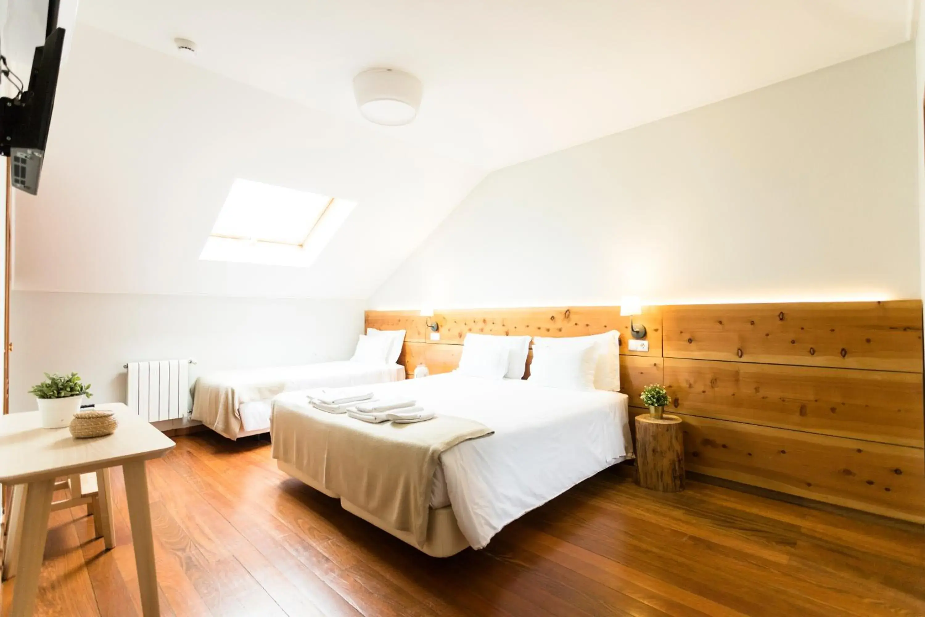 Triple Room with Private Bathroom in Ericeira Soul Guesthouse Triple Room with Private Bathroom in Ericeira Soul Guesthouse