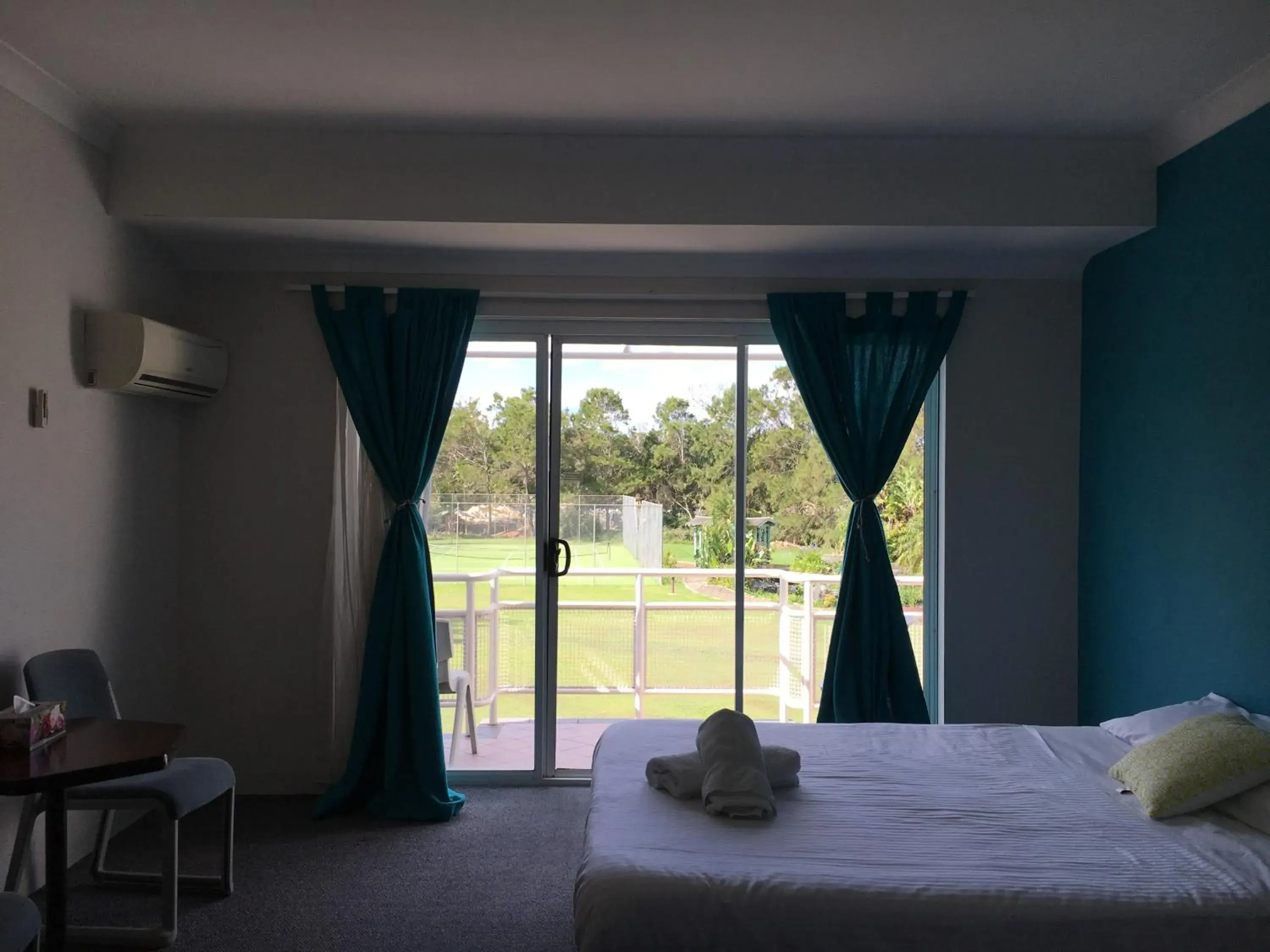 Standard Queen Room in Seaside Garden Retreat Accommodation Standard Queen Room in Seaside Garden Retreat Accommodation