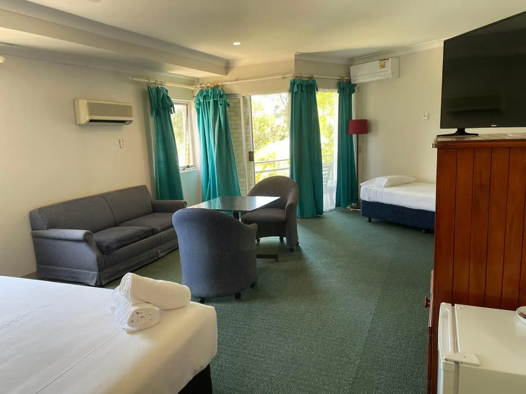Queen Room with Spa Bath - single occupancy in Seaside Garden Retreat Accommodation Queen Room with Spa Bath - single occupancy in Seaside Garden Retreat Accommodation