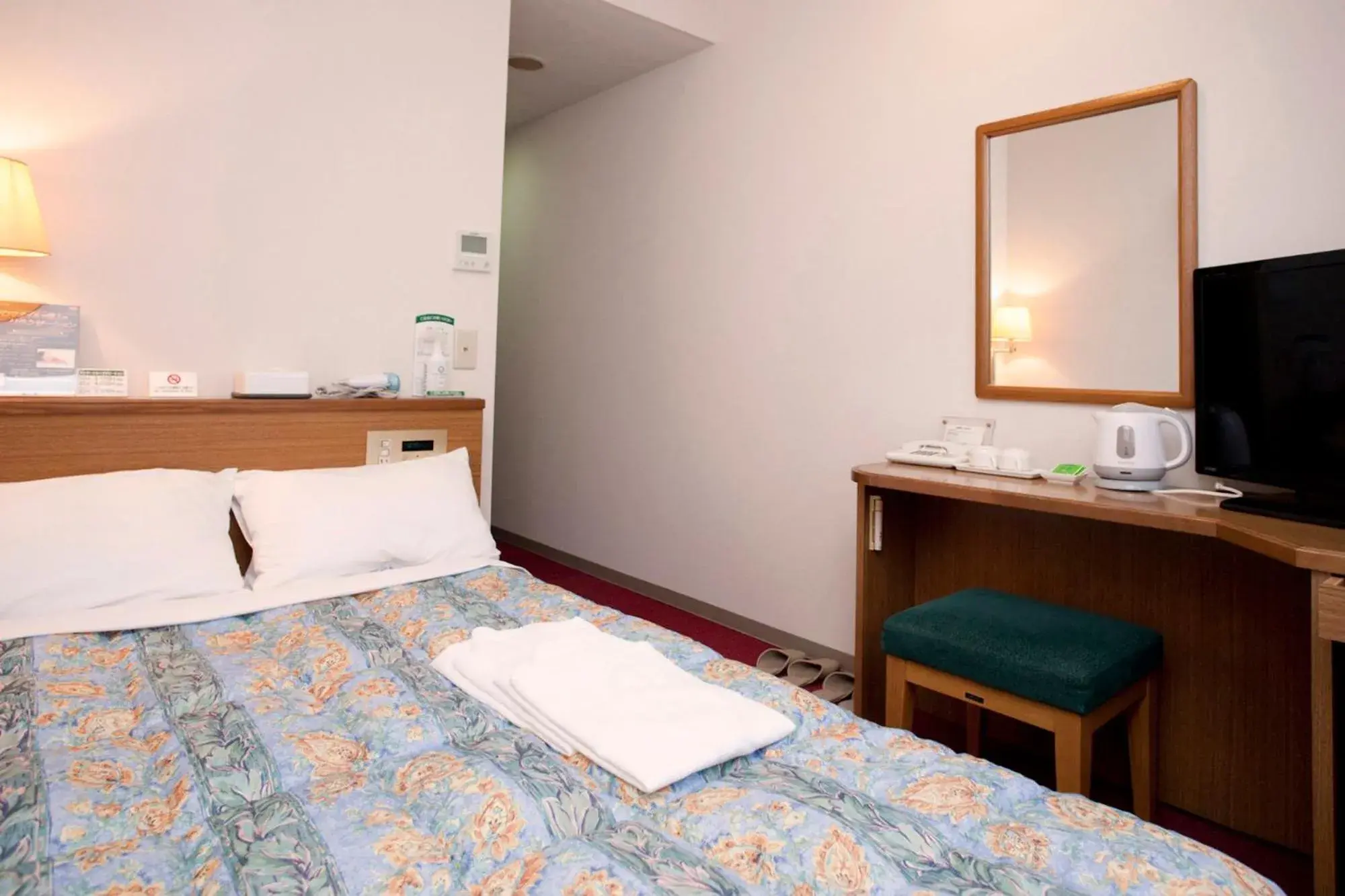 Double Room with Small Double Bed - Non-Smoking in Benikea Calton Hotel Fukuoka Tenjin Double Room with Small Double Bed - Non-Smoking in Benikea Calton Hotel Fukuoka Tenjin