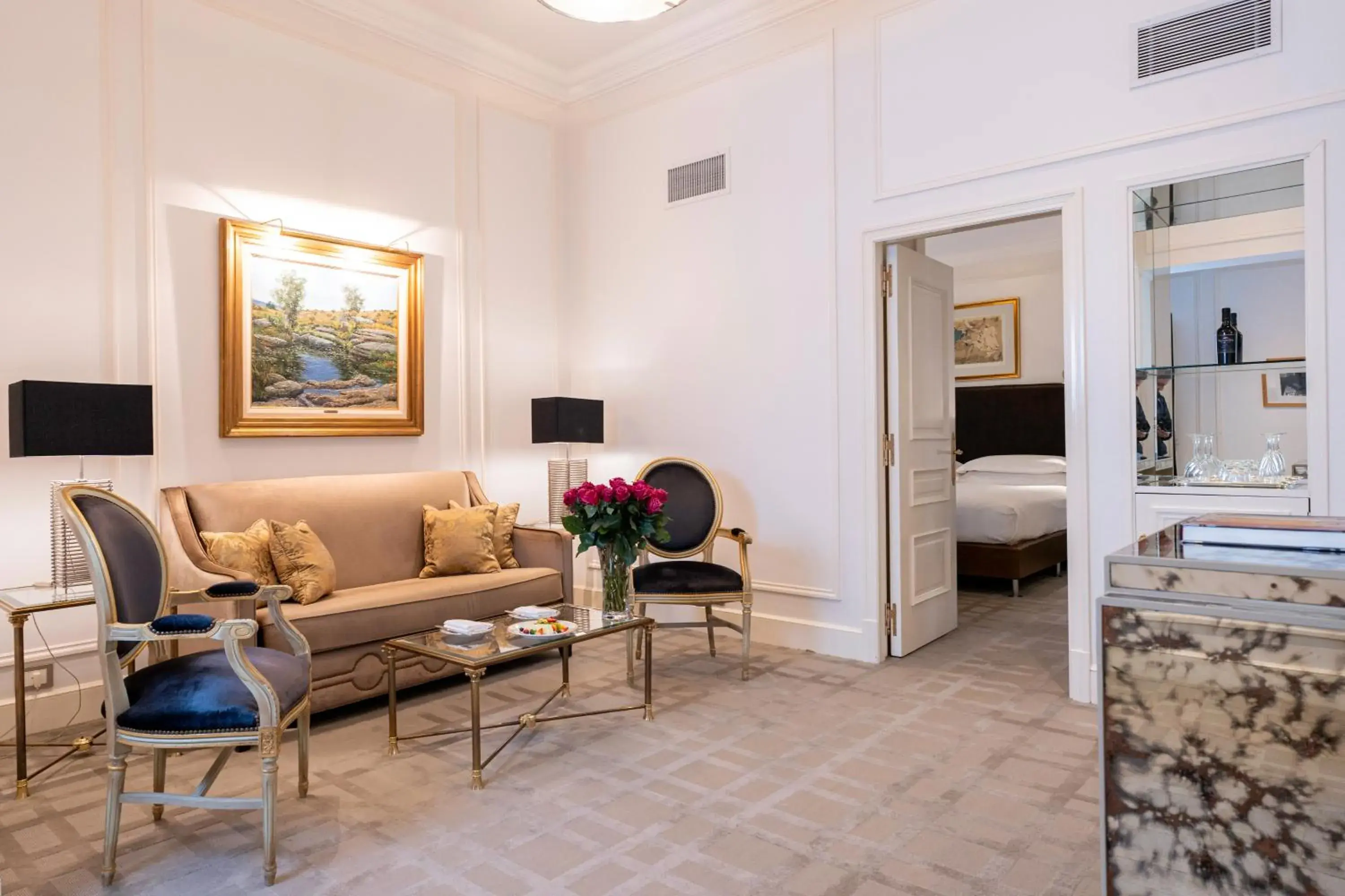Executive One-Bedroom Suite in Alvear Palace Hotel - Leading Hotels of the World Executive One-Bedroom Suite in Alvear Palace Hotel - Leading Hotels of the World