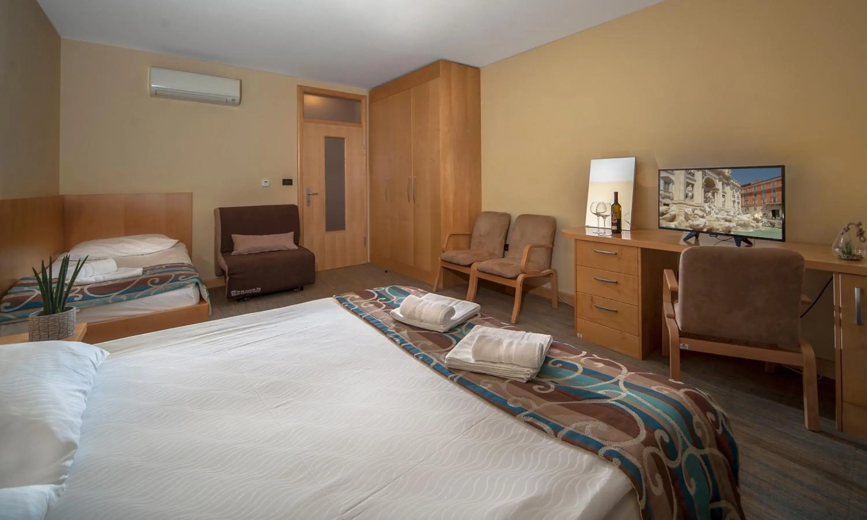 Comfort Triple Room in Hotel Malovec Comfort Triple Room in Hotel Malovec