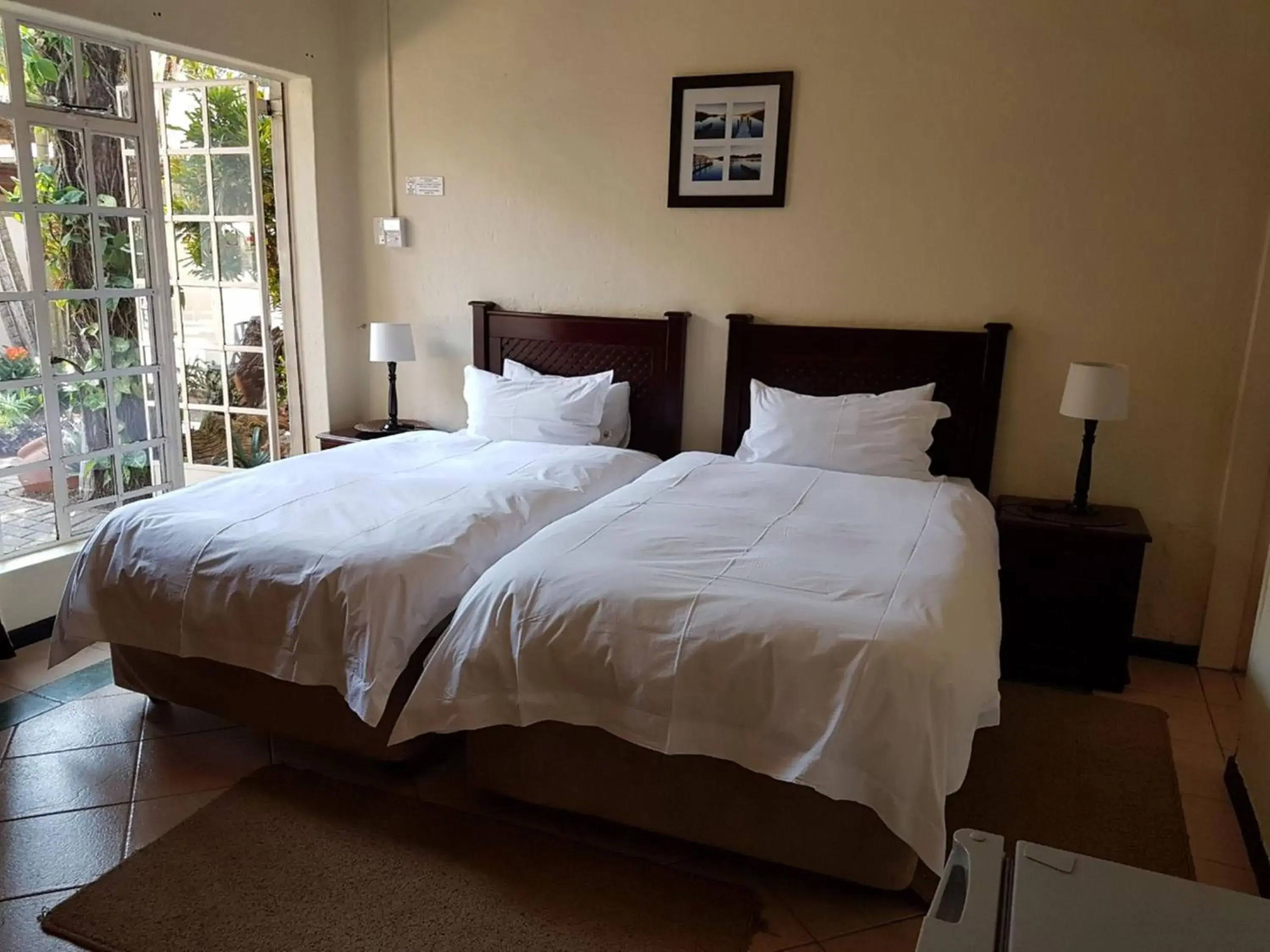 Twin Room in Marlot Guest House Twin Room in Marlot Guest House