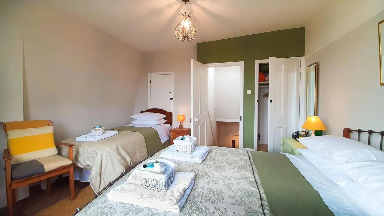 Family Room in Muswell Hill B&B Family Room in Muswell Hill B&B