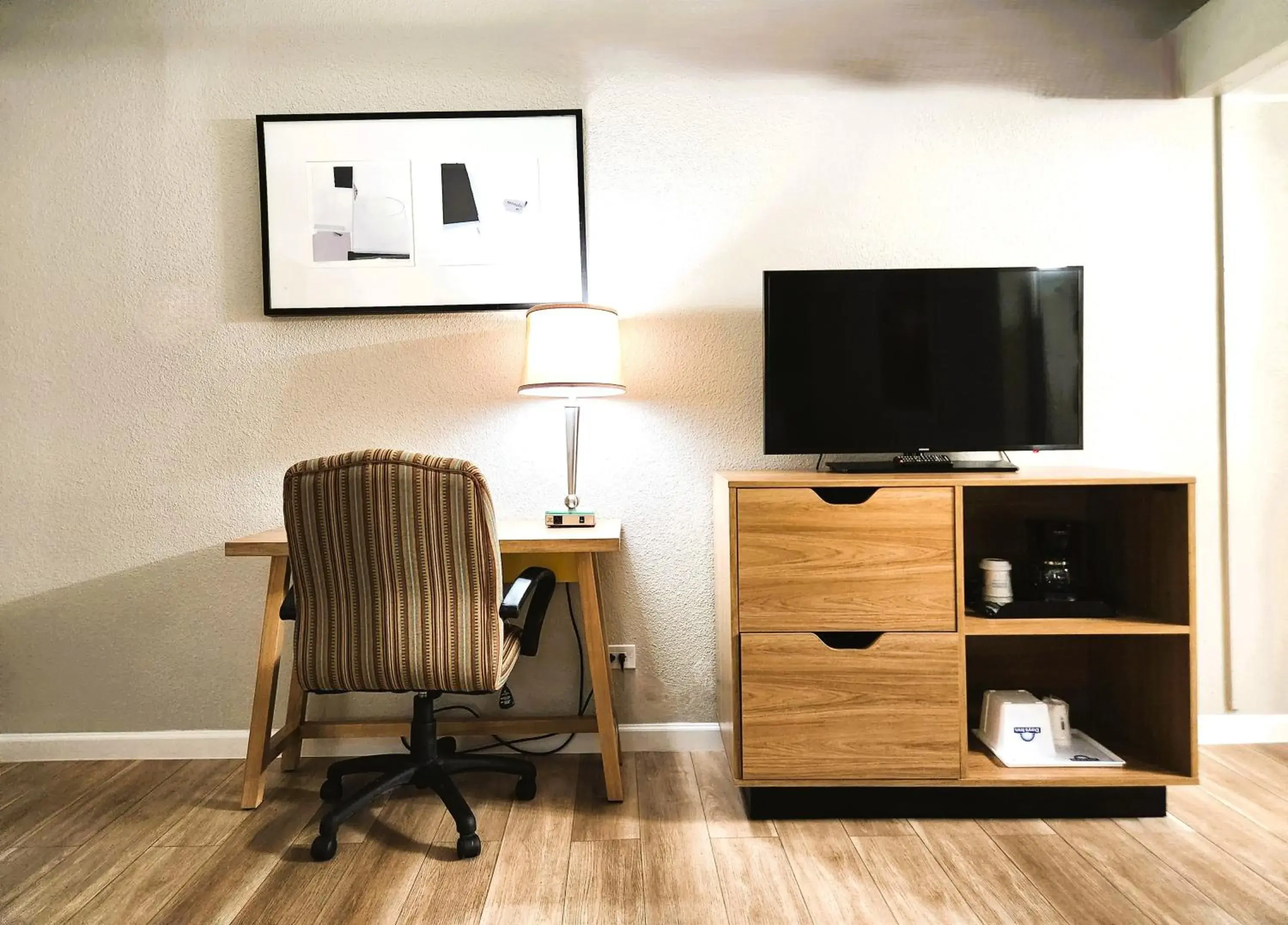 Double Room with Two Double Beds - Non-Smoking in Days Inn by Wyndham Denver Downtown Double Room with Two Double Beds - Non-Smoking in Days Inn by Wyndham Denver Downtown