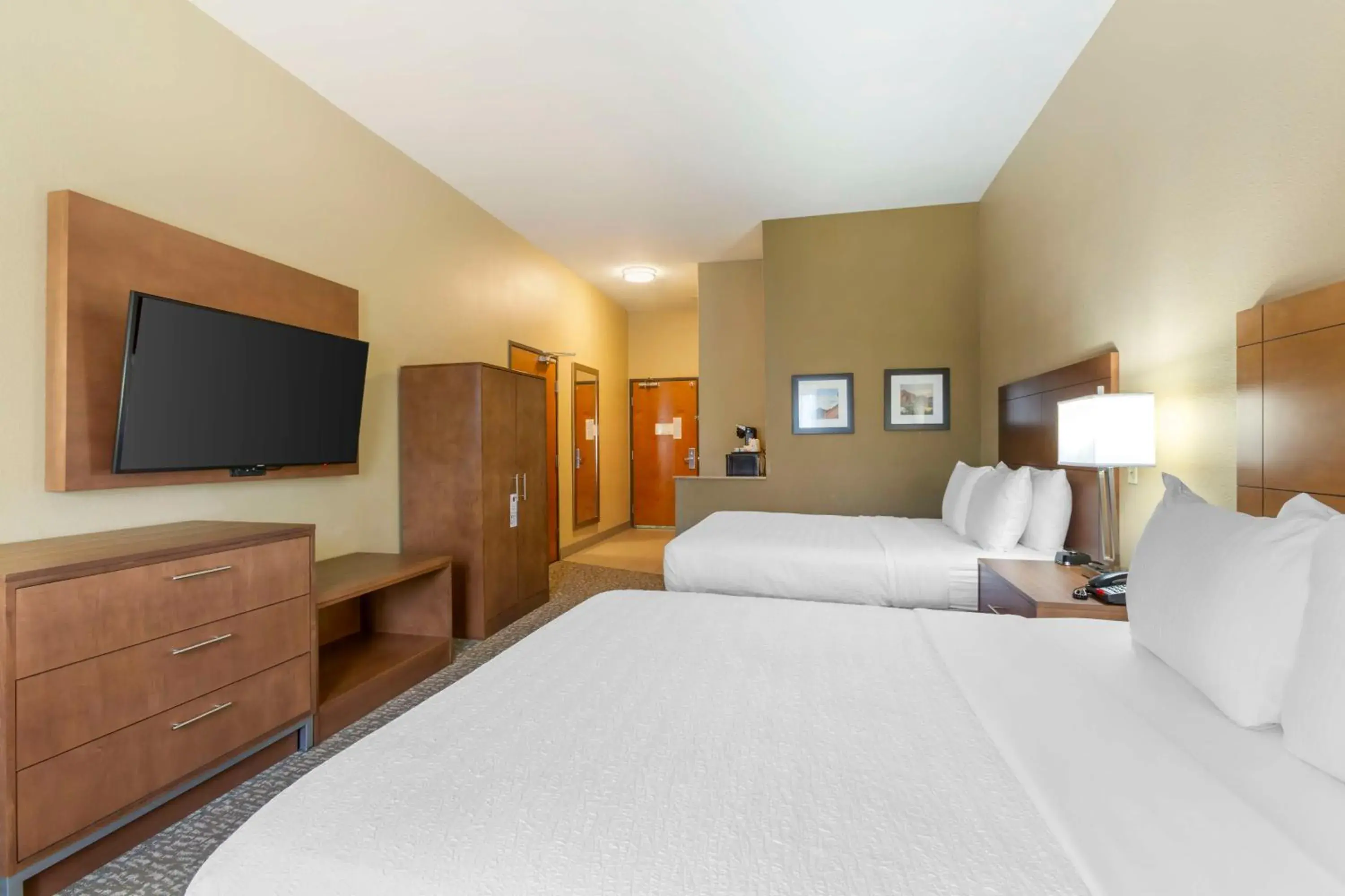 Queen Room with Two Queen Beds - Disability Access in Best Western Plus Surprise-Phoenix NW Queen Room with Two Queen Beds - Disability Access in Best Western Plus Surprise-Phoenix NW