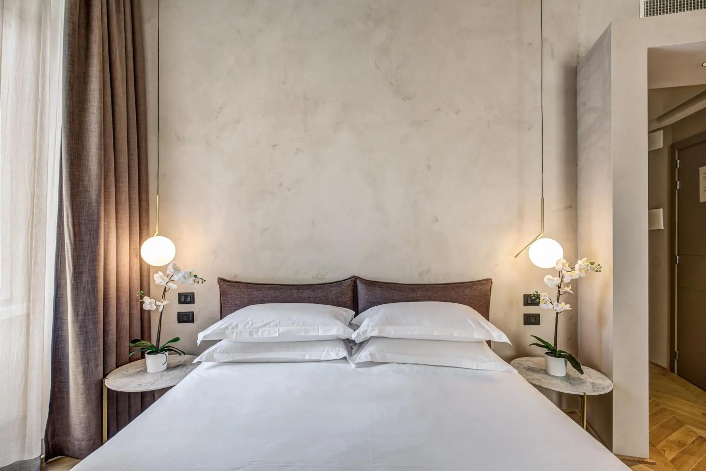 Deluxe King Room in G55 Design Hotel Deluxe King Room in G55 Design Hotel