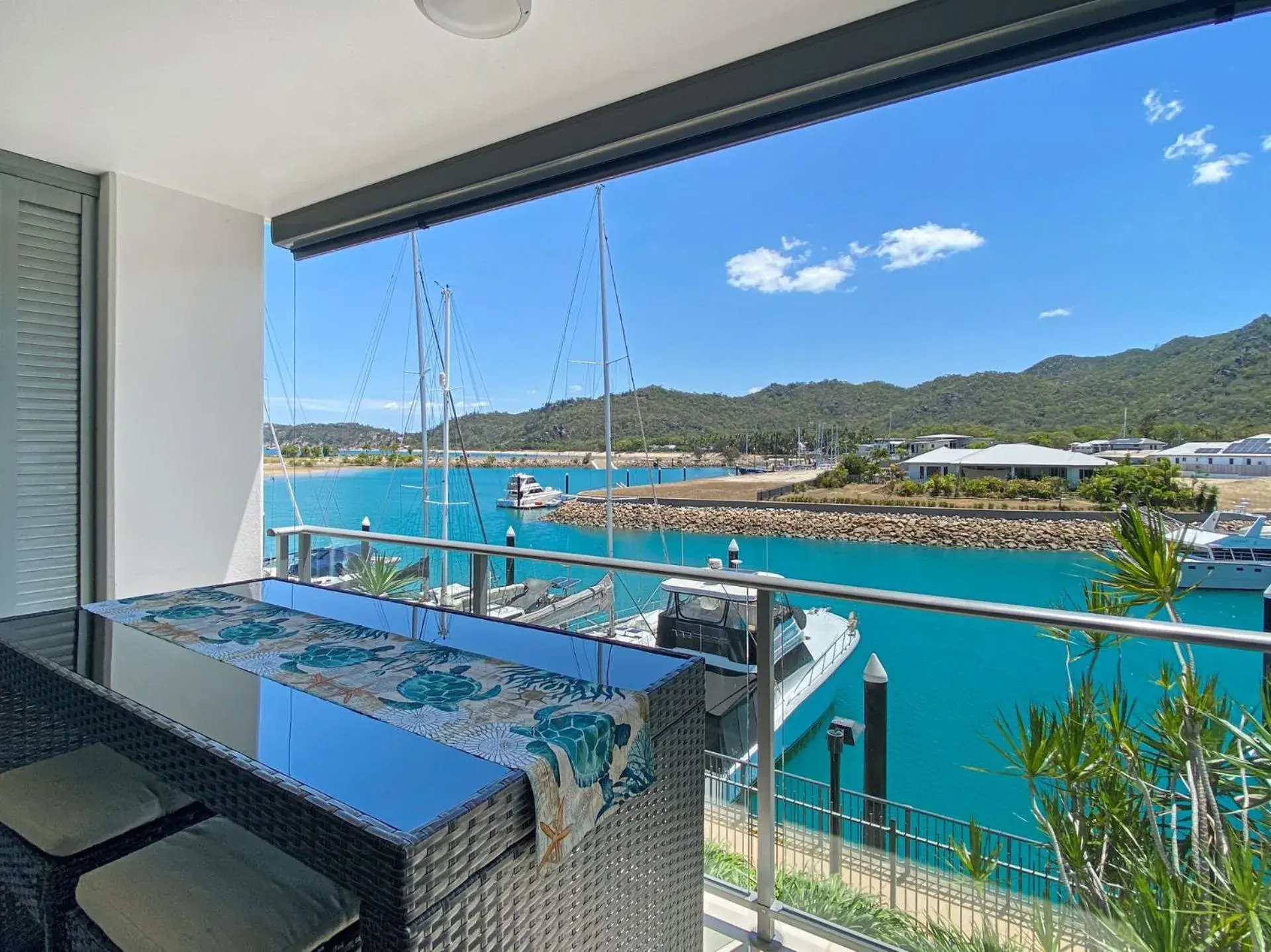 Blue on Blue Superior Studio Room 1221 Blue on Blue Superior Studio Room 1221