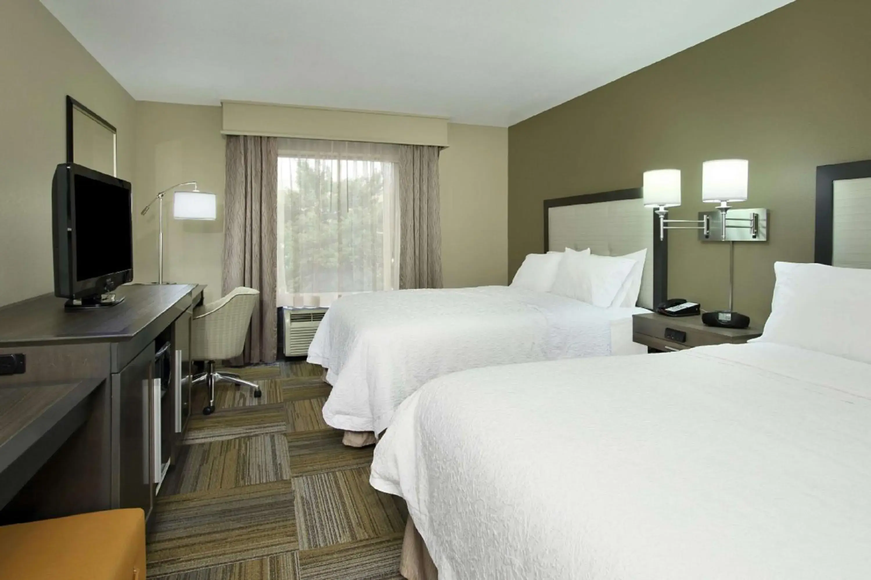 King Room with King Bed - Non-Smoking in Hampton Inn Jasper, AL King Room with King Bed - Non-Smoking in Hampton Inn Jasper, AL