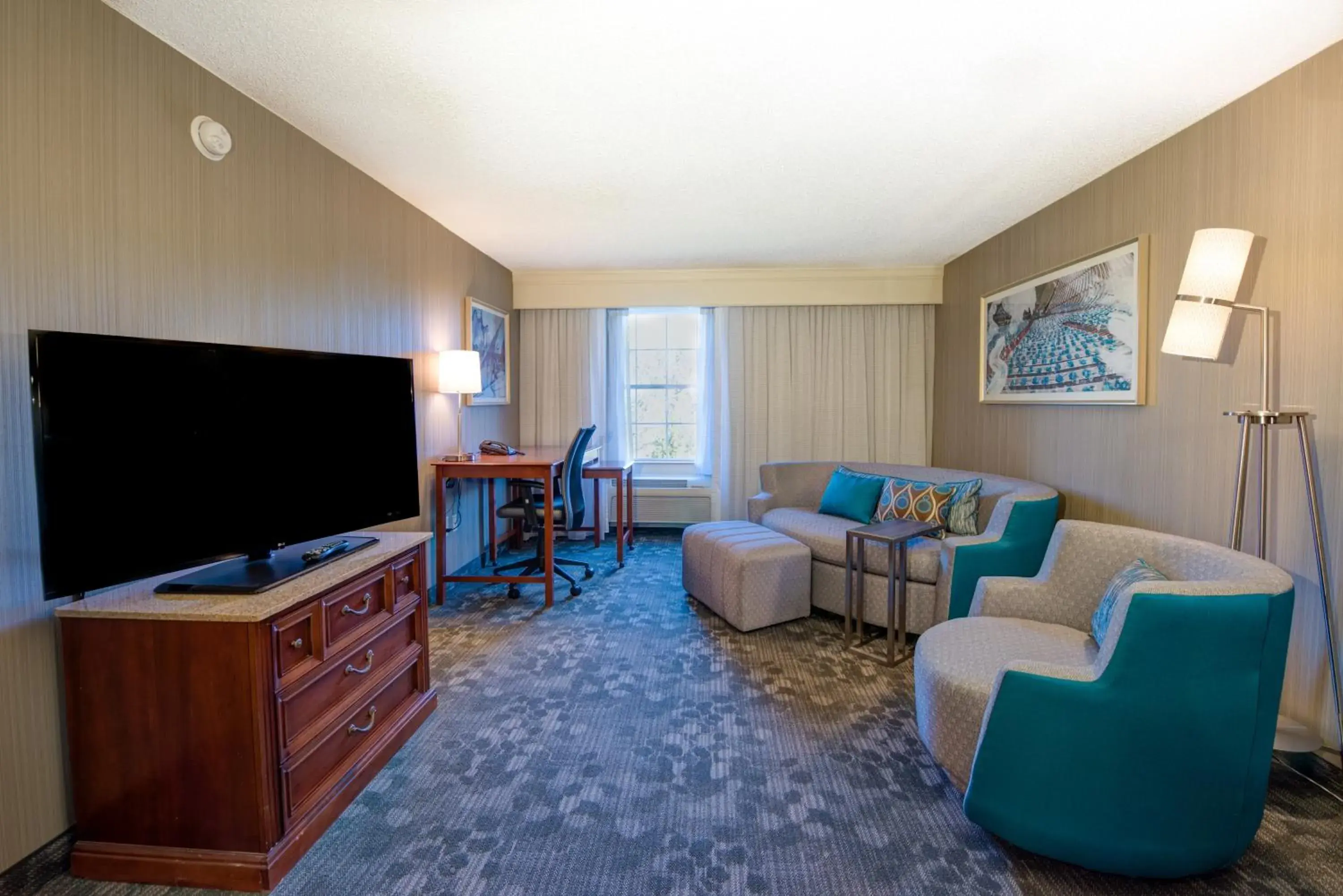 Suite, 1 King, Sofa bed in Courtyard Chapel Hill Suite, 1 King, Sofa bed in Courtyard Chapel Hill