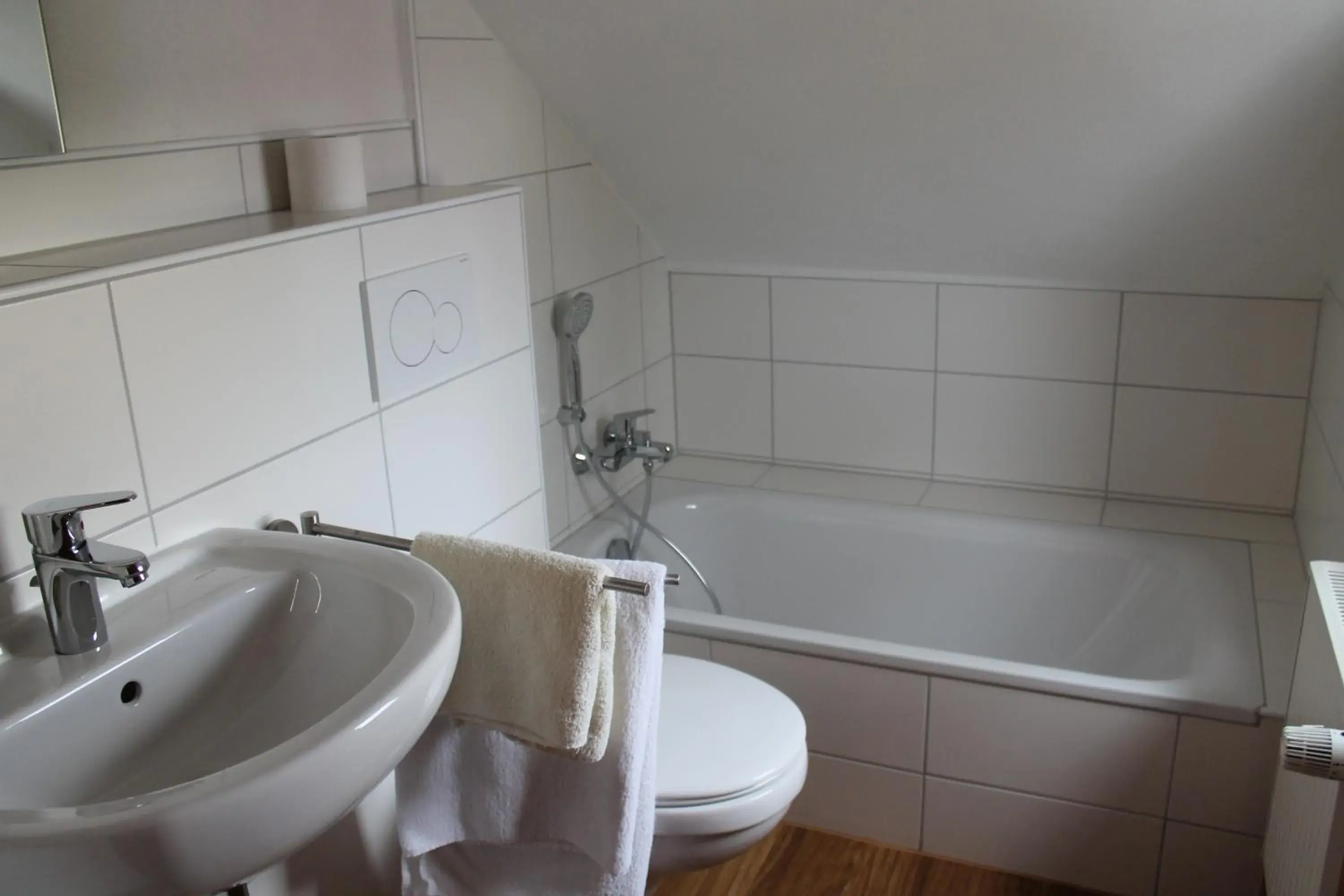 Budget Single Room in Gasthaus Waldschlosschen Budget Single Room in Gasthaus Waldschlosschen