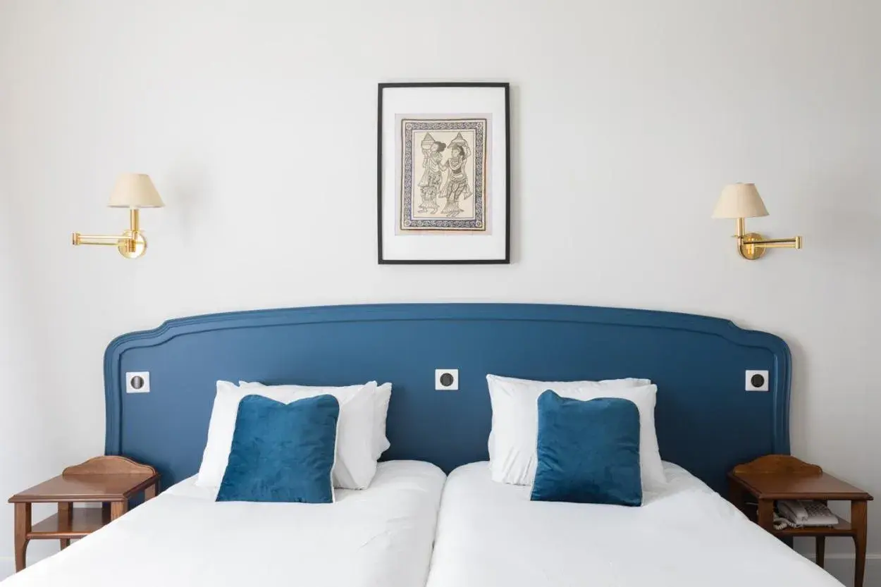 Family Room 3 in Hôtel Restaurant De La Poste & Du Lion D'or Family Room 3 in Hôtel Restaurant De La Poste & Du Lion D'or