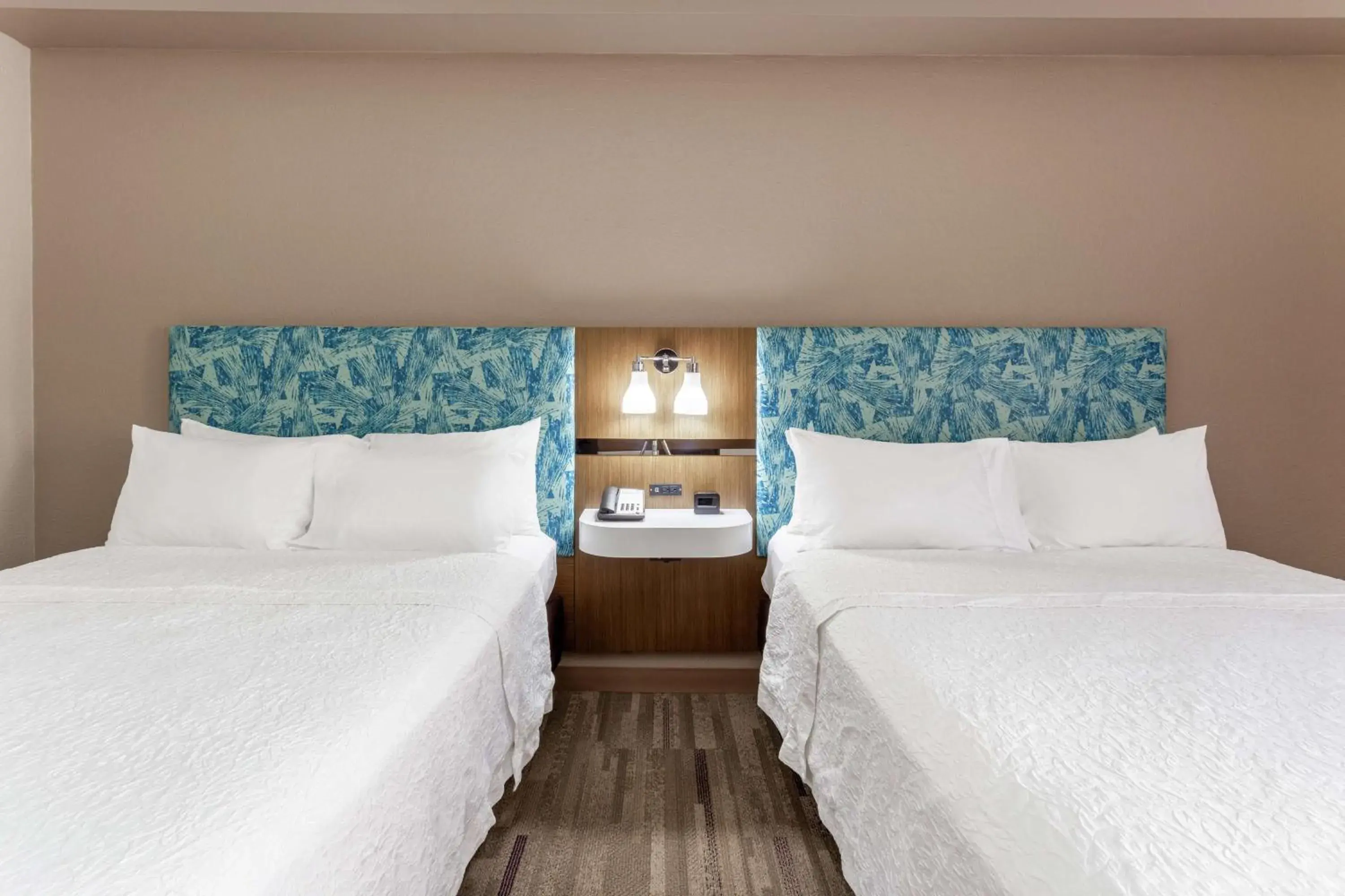 Double Room with Two Double Beds - Non-Smoking in Hampton Inn Biloxi-Ocean Springs Double Room with Two Double Beds - Non-Smoking in Hampton Inn Biloxi-Ocean Springs