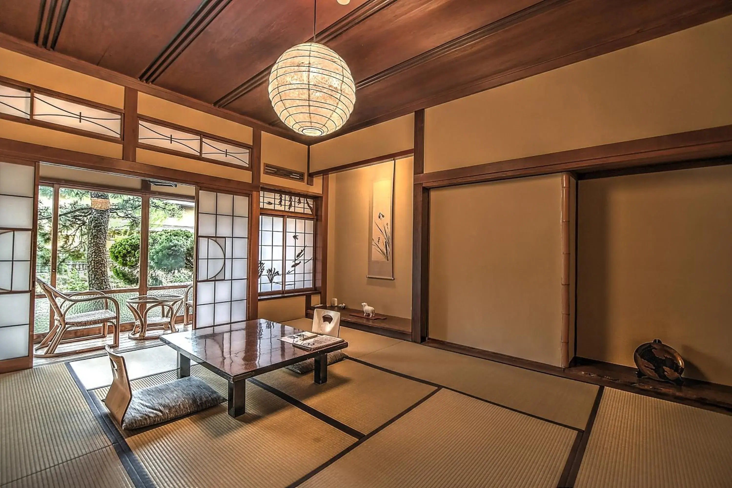 Japanese-Style Family Room with Shared Bathroom and River View in K's House Ito Onsen - Historical Ryokan Hostel Japanese-Style Family Room with Shared Bathroom and River View in K's House Ito Onsen - Historical Ryokan Hostel