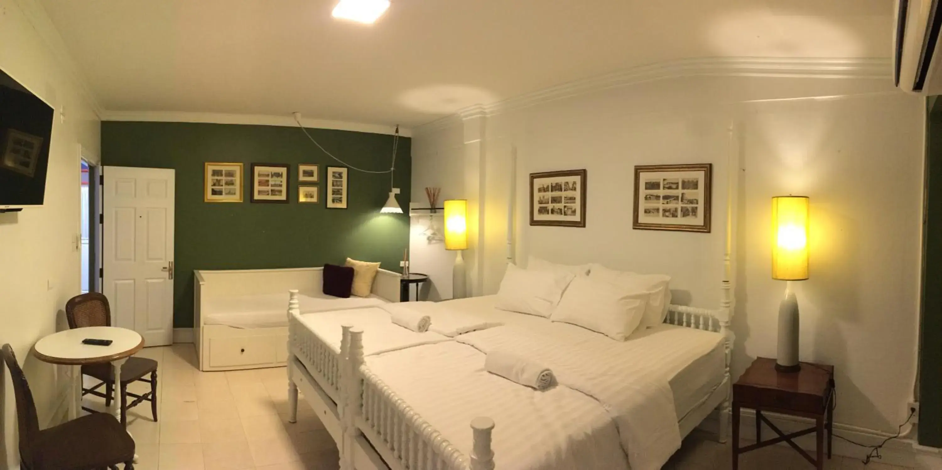 Bed in Town Bed in Town