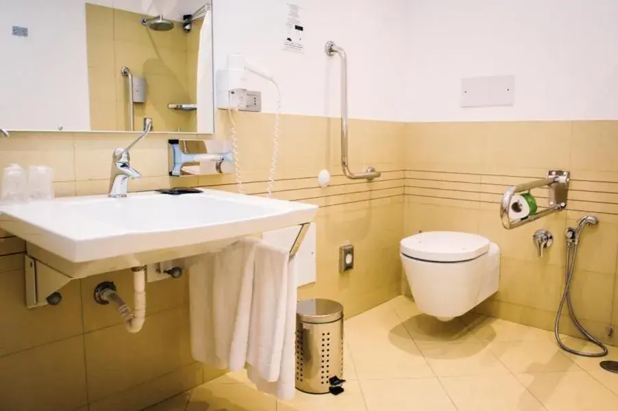 Double or Twin Room - single occupancy - Disability Access in Hotel Monte Sarago Double or Twin Room - single occupancy - Disability Access in Hotel Monte Sarago