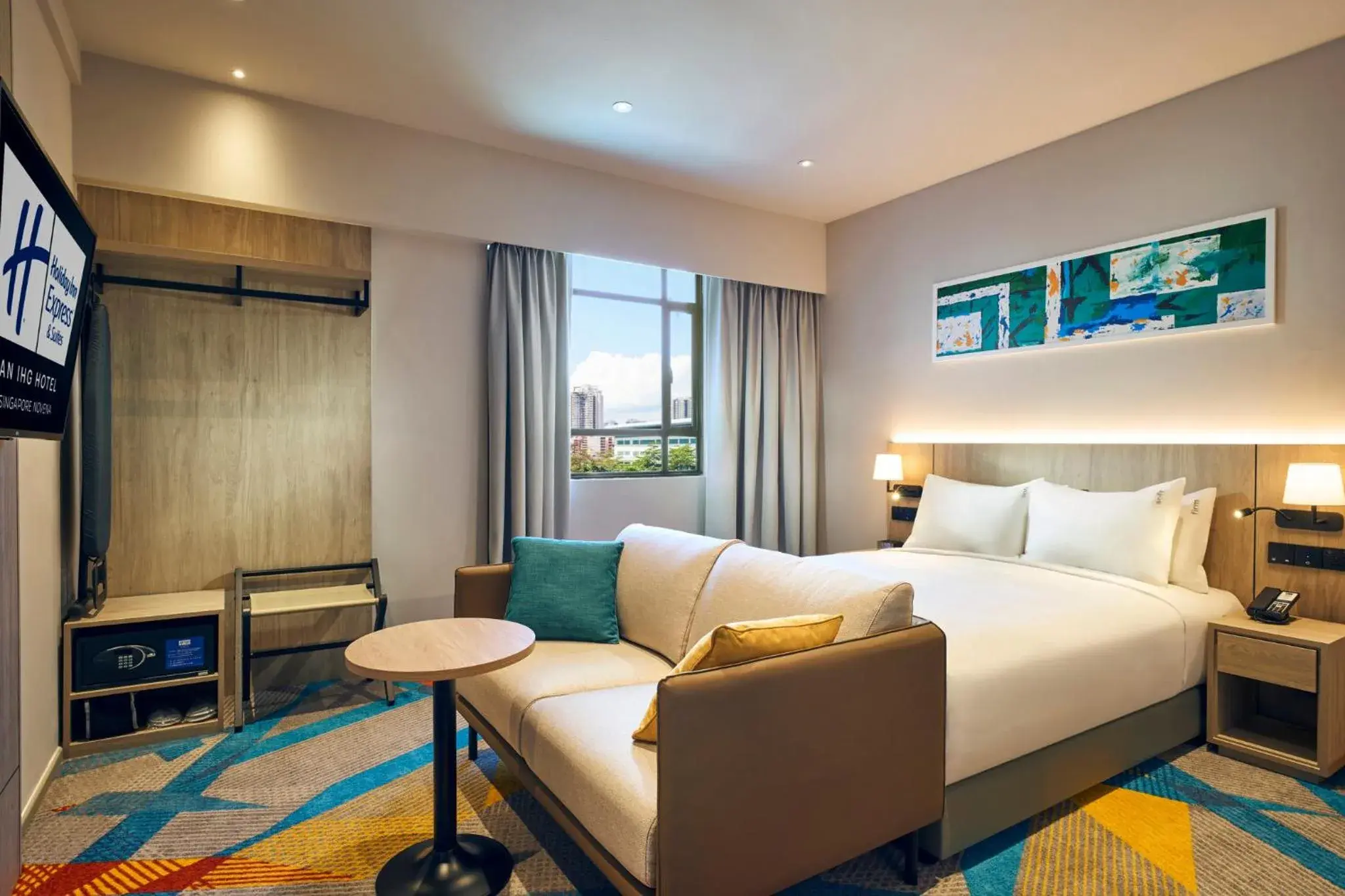 Queen Suite with Kitchenette - single occupancy - High Floor / Free Breakfast in Holiday Inn Express & Suites Singapore Novena by IHG Queen Suite with Kitchenette - single occupancy - High Floor / Free Breakfast in Holiday Inn Express & Suites Singapore Novena by IHG