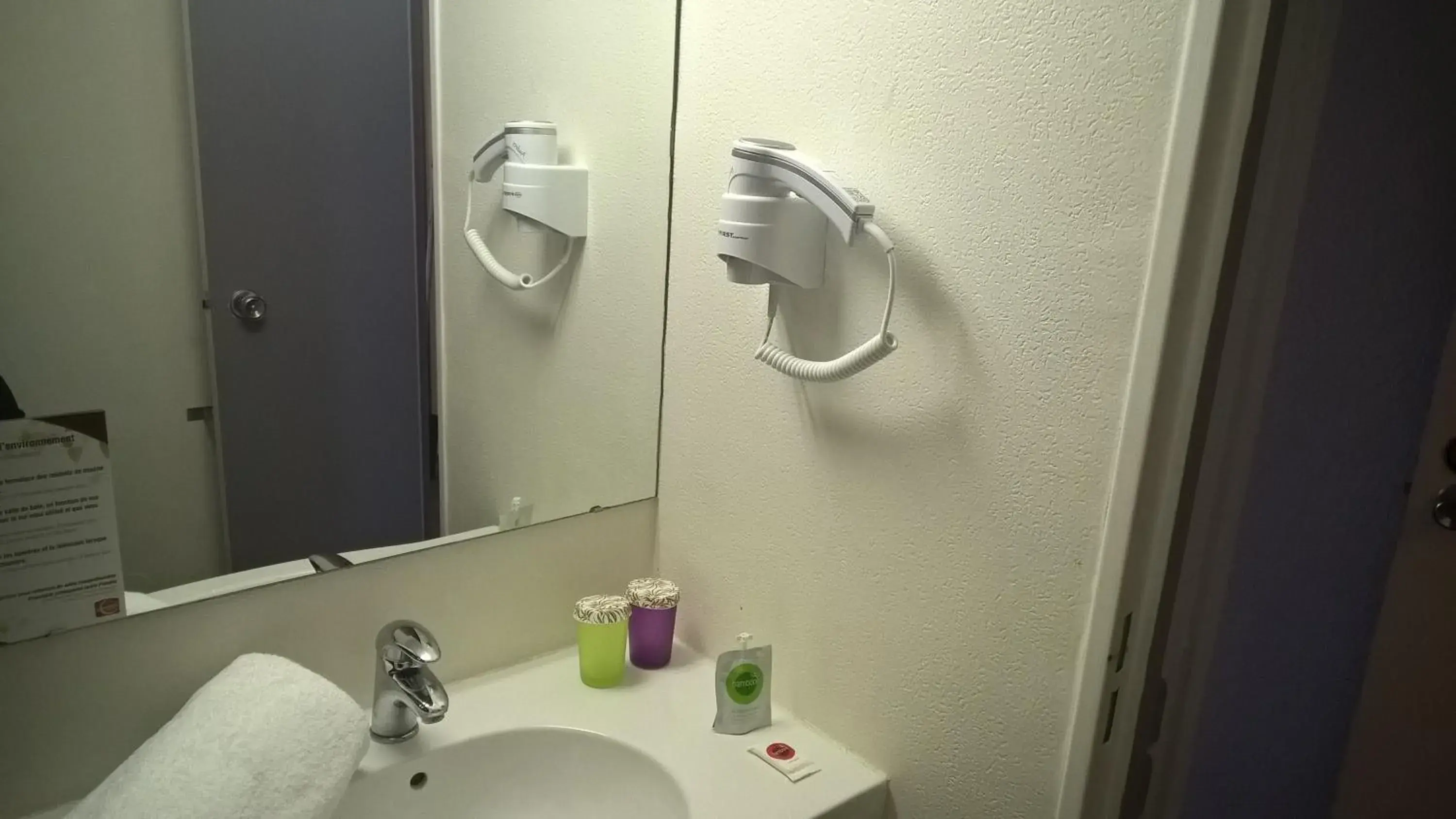 Superior Double Room in Contact Hôtel ALYS Bourg en Bresse Ekinox Parc Expo Superior Double Room in Contact Hôtel ALYS Bourg en Bresse Ekinox Parc Expo