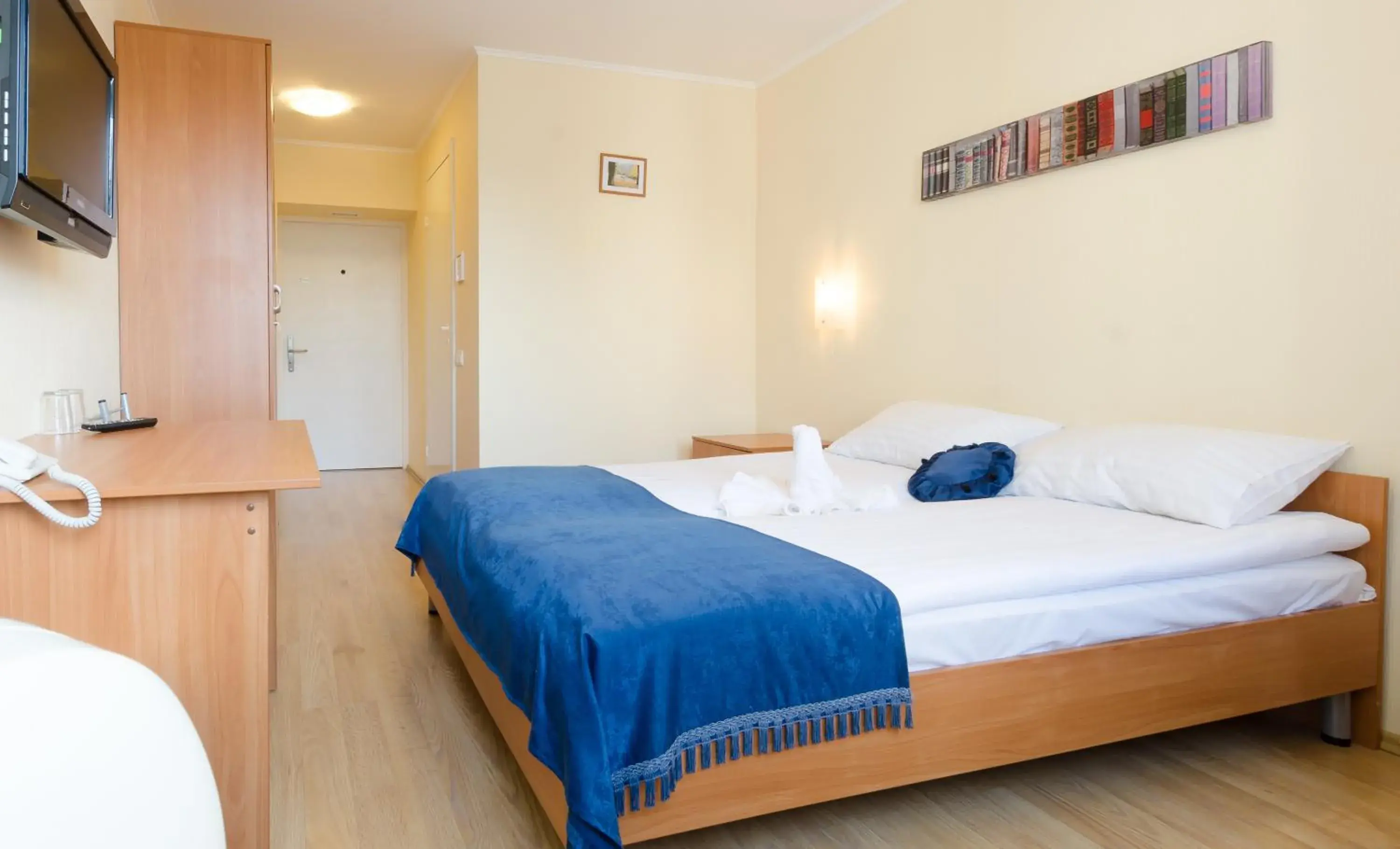 Single Room in Apart Hotel Tomo FREE PARKING Single Room in Apart Hotel Tomo FREE PARKING