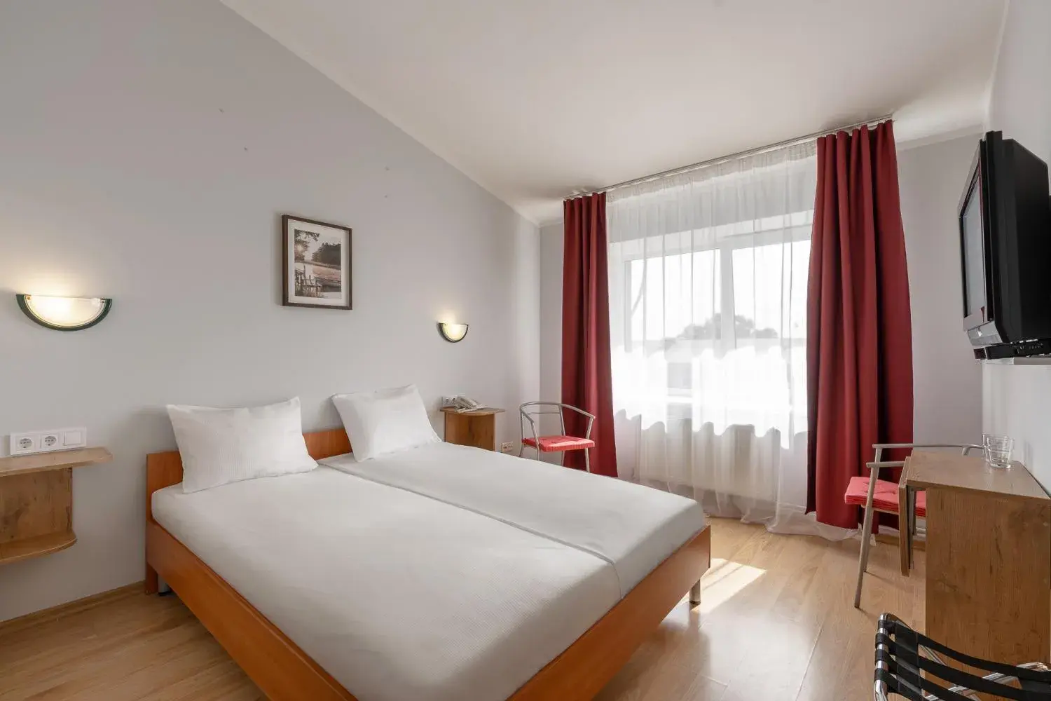 Double Room - single occupancy in Apart Hotel Tomo FREE PARKING Double Room - single occupancy in Apart Hotel Tomo FREE PARKING