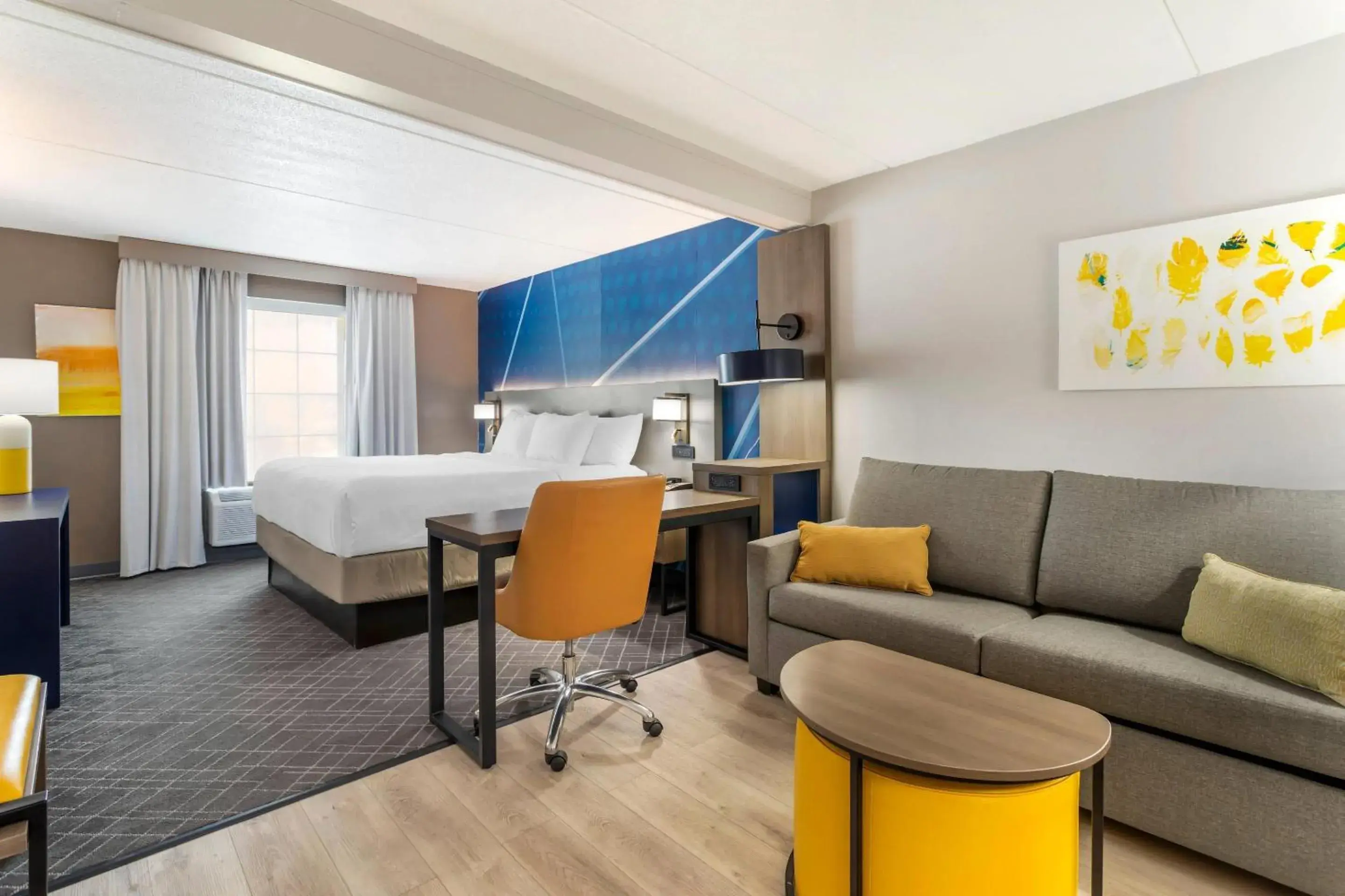 King Suite - Non-Smoking in Comfort Inn Oak Ridge - Knoxville King Suite - Non-Smoking in Comfort Inn Oak Ridge - Knoxville