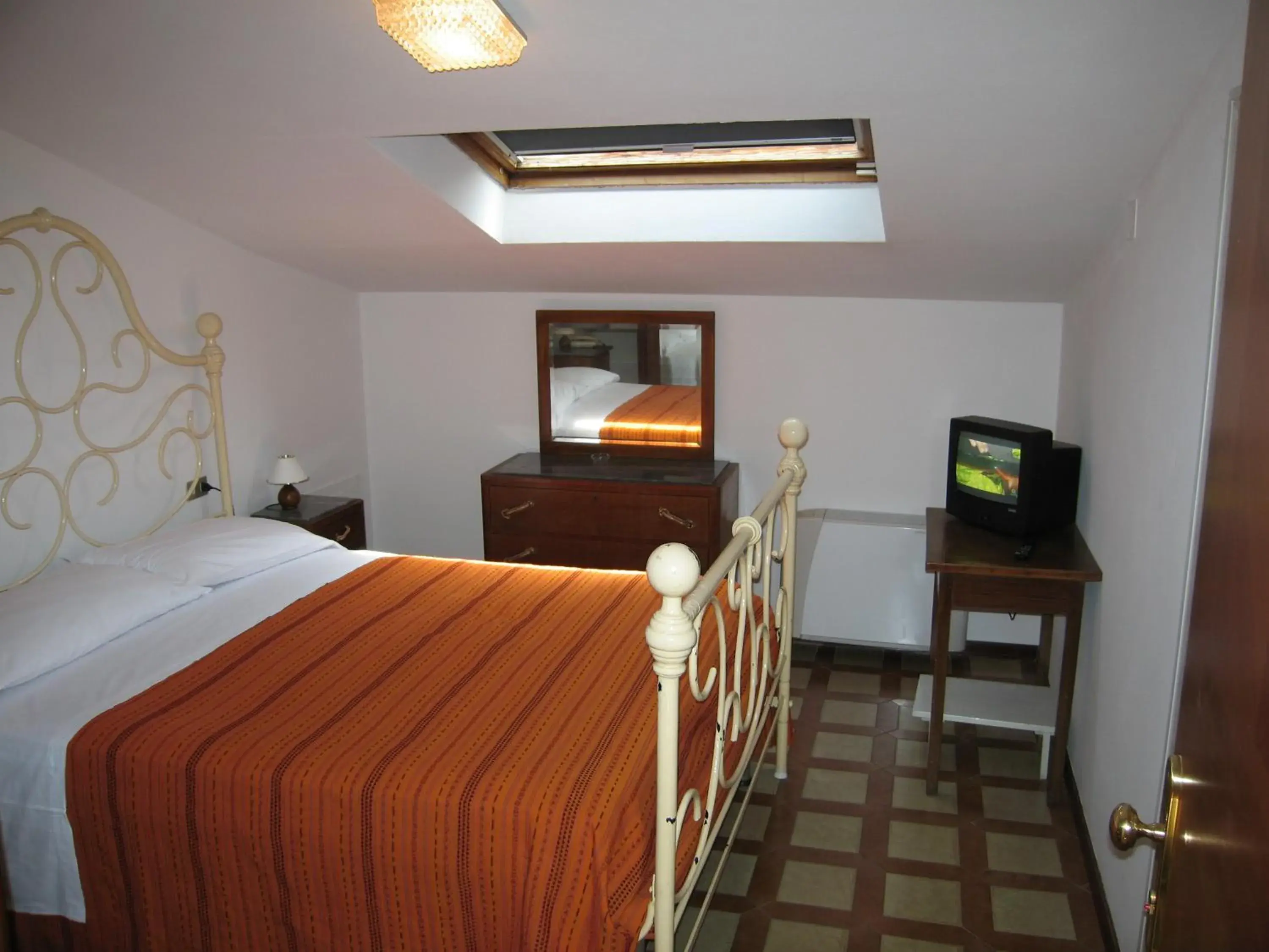 Double or Twin Room - Attic in Albergo Natucci Double or Twin Room - Attic in Albergo Natucci