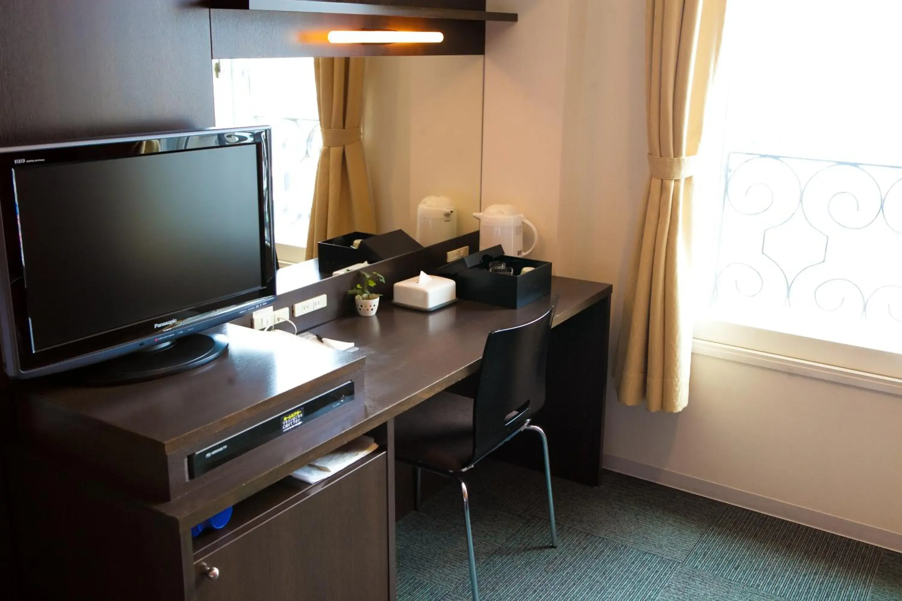 Large Single Room (70 ft²) - single occupancy in Hotel Aile Large Single Room (70 ft²) - single occupancy in Hotel Aile
