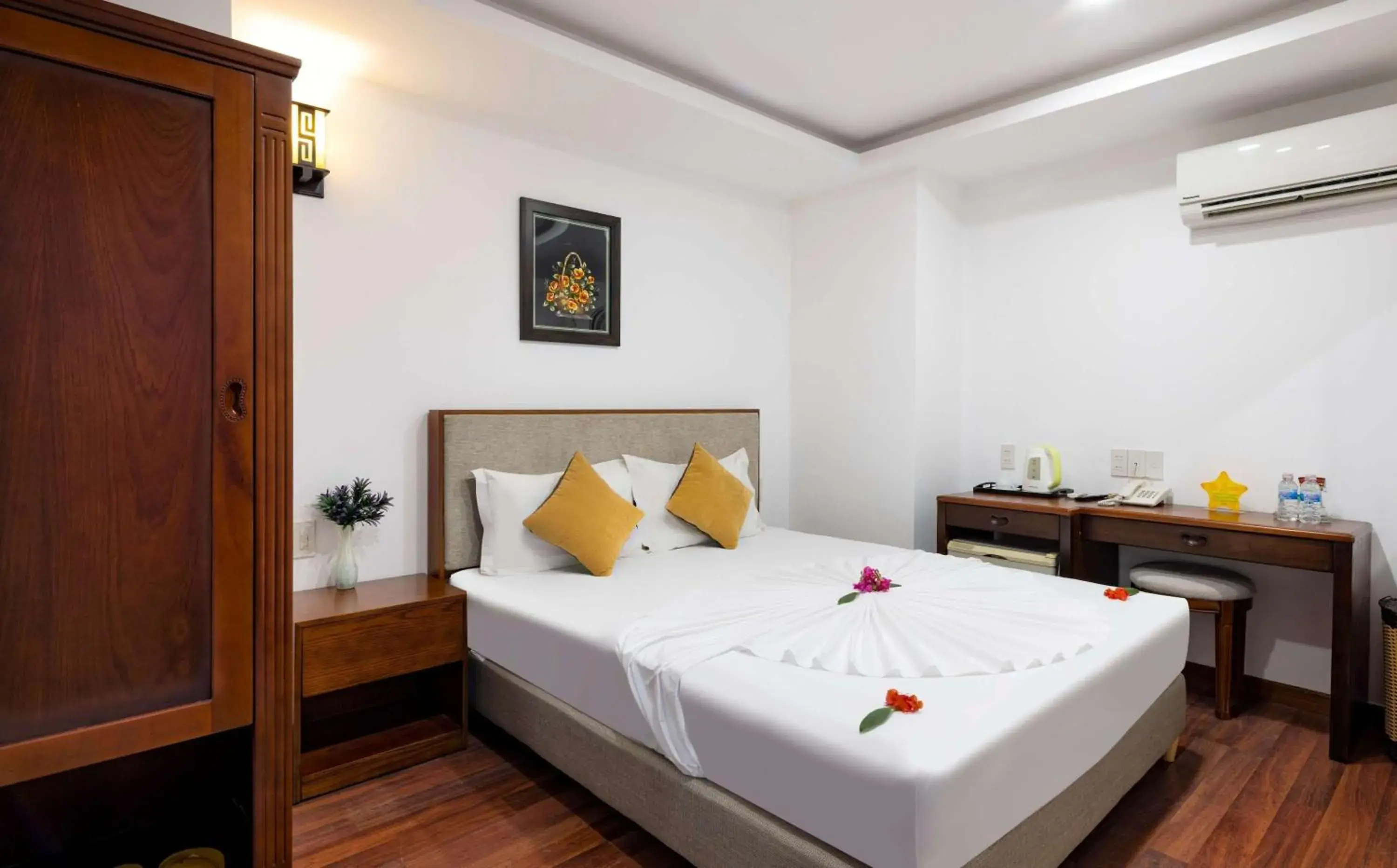 Standard Double Room in The Summer Hotel Standard Double Room in The Summer Hotel