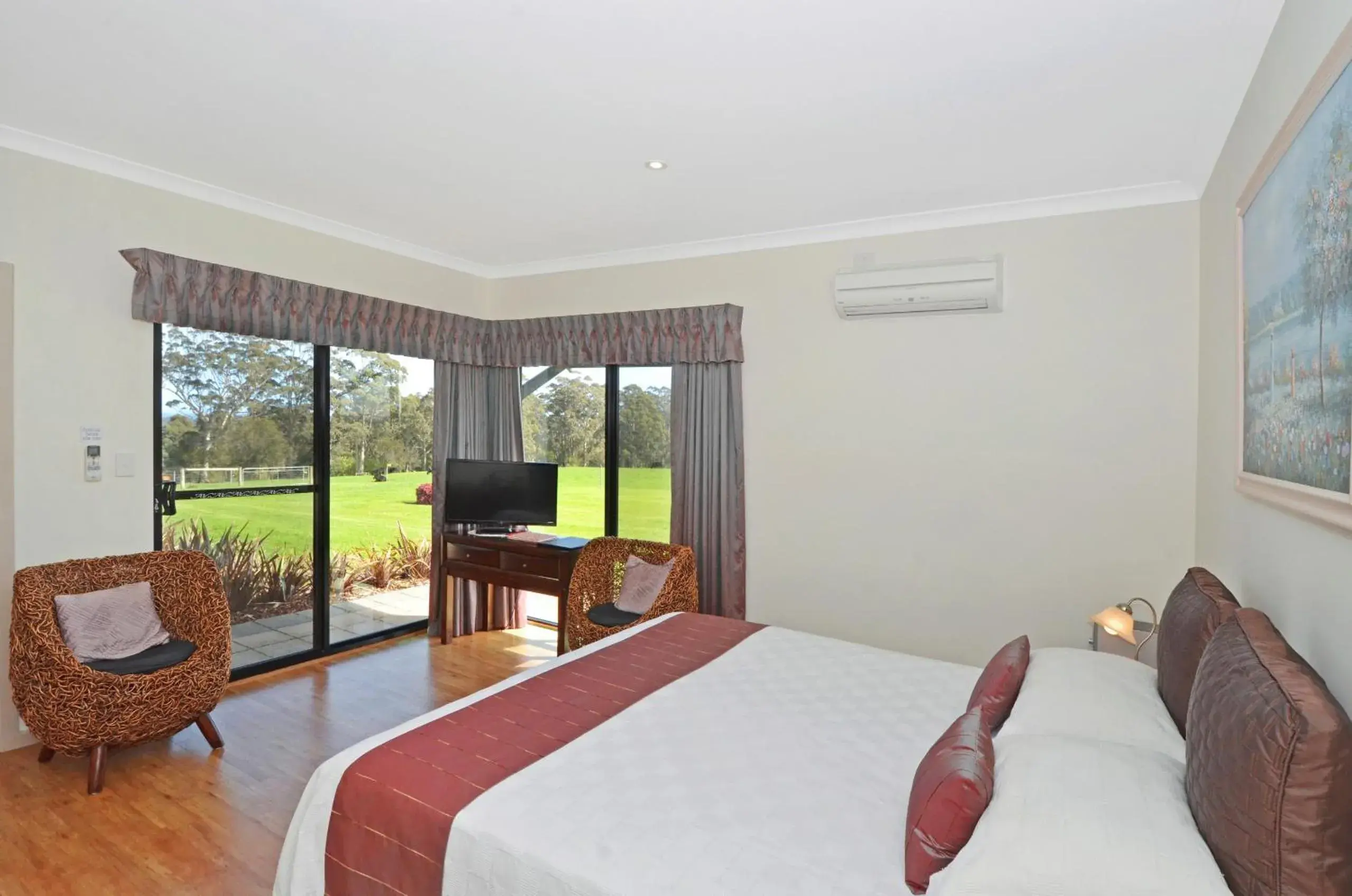 Executive Suite in Sensational Heights Bed & Breakfast Executive Suite in Sensational Heights Bed & Breakfast
