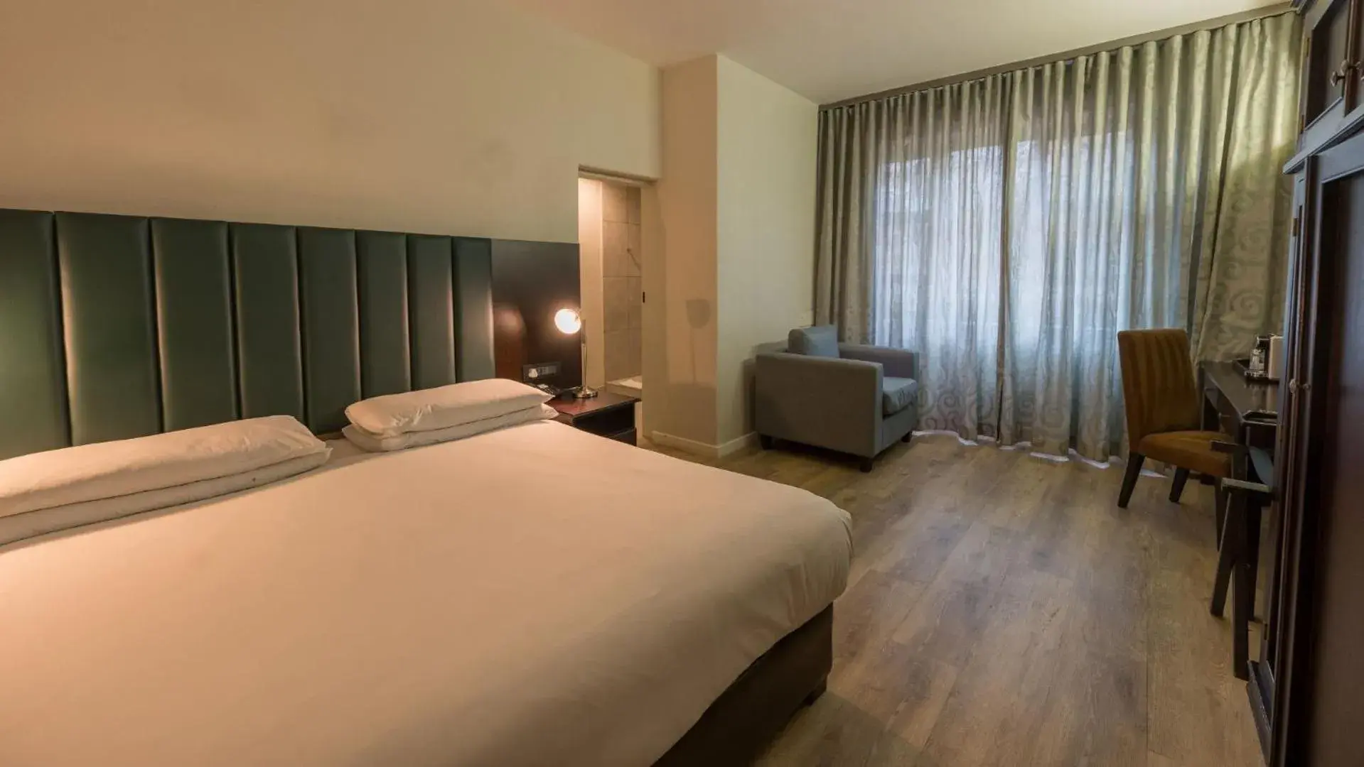 Executive Suite - single occupancy in ANEW Hotel Capital Pretoria Executive Suite - single occupancy in ANEW Hotel Capital Pretoria