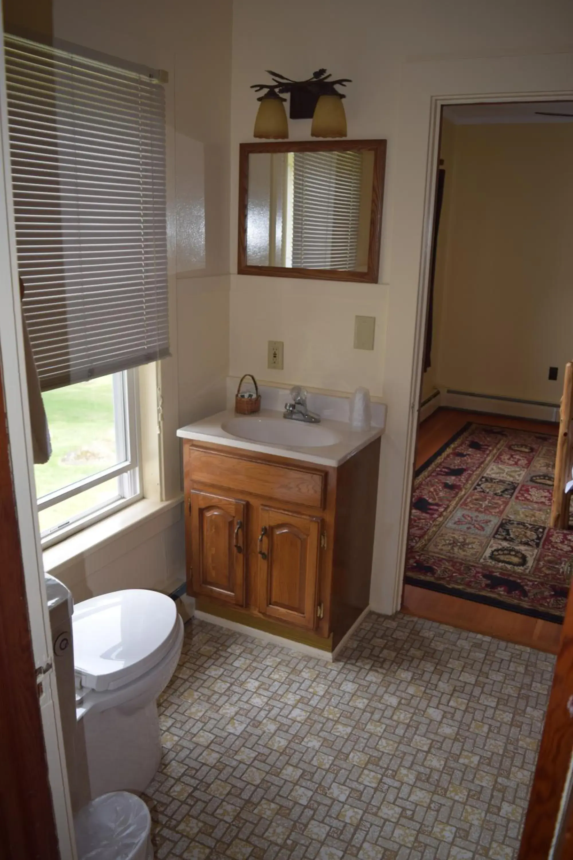 Standard Queen Room in The Long View Lodge Standard Queen Room in The Long View Lodge