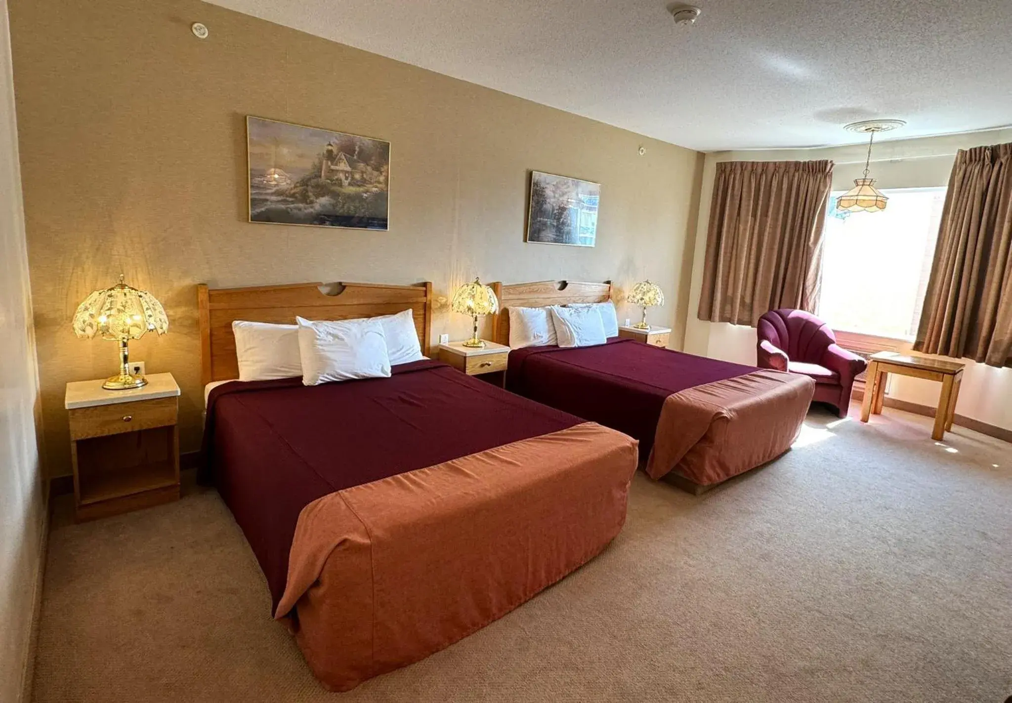 Queen Room with Two Queen Beds in Western Budget Motel Ponoka Queen Room with Two Queen Beds in Western Budget Motel Ponoka