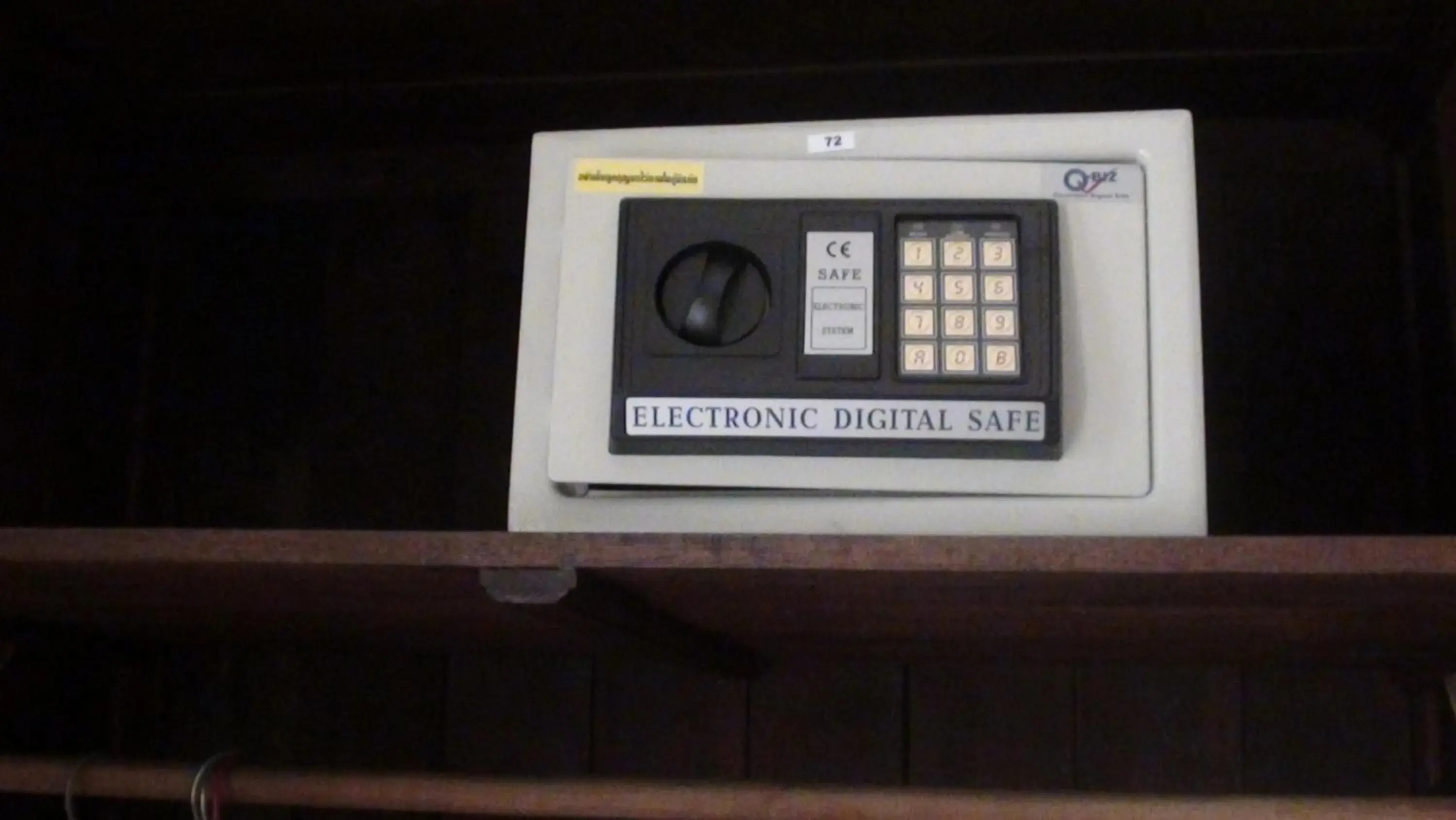 Triple Room in MD House Triple Room in MD House