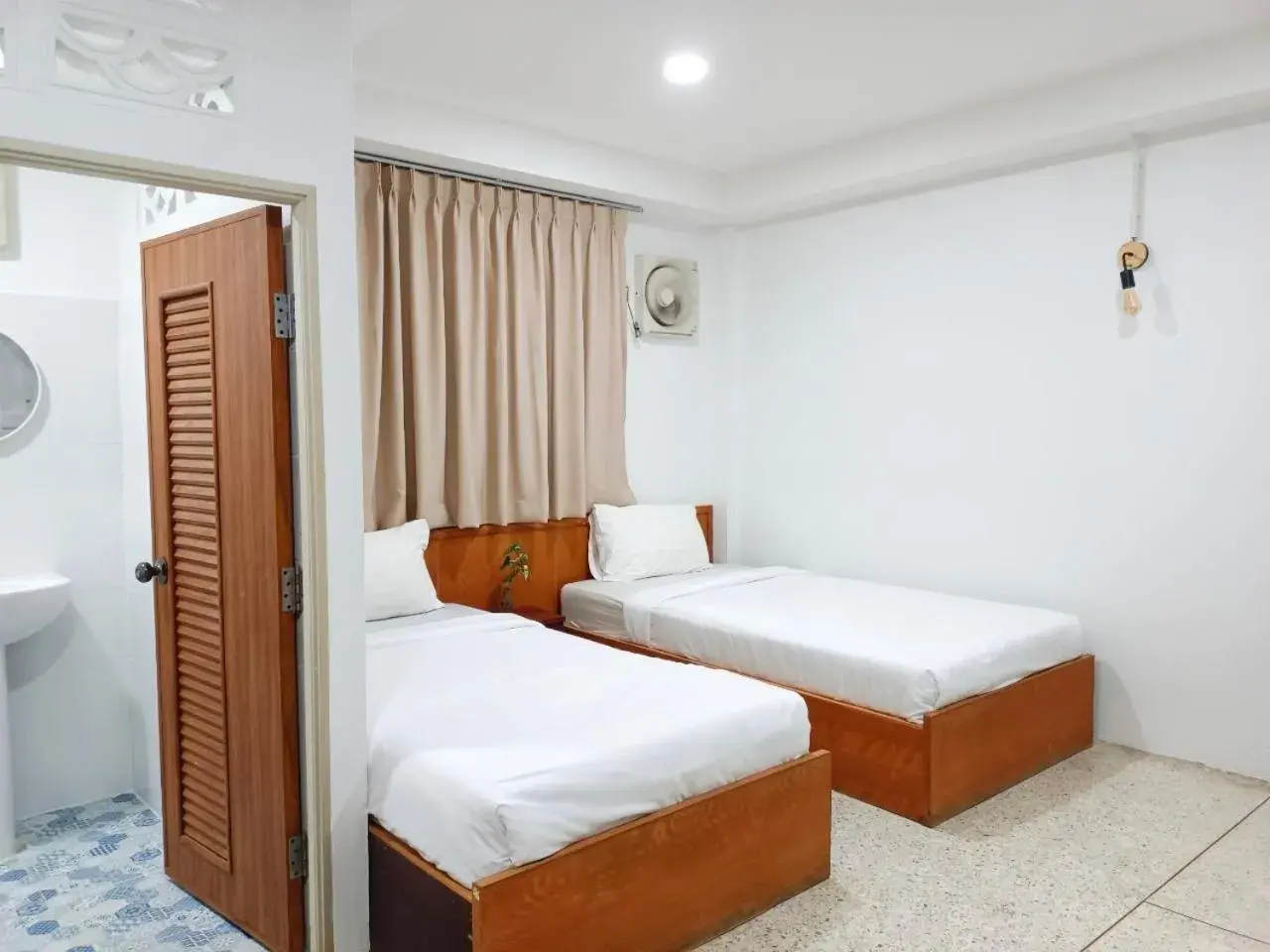 Superior Twin Room in Bangsaphan Resort Superior Twin Room in Bangsaphan Resort