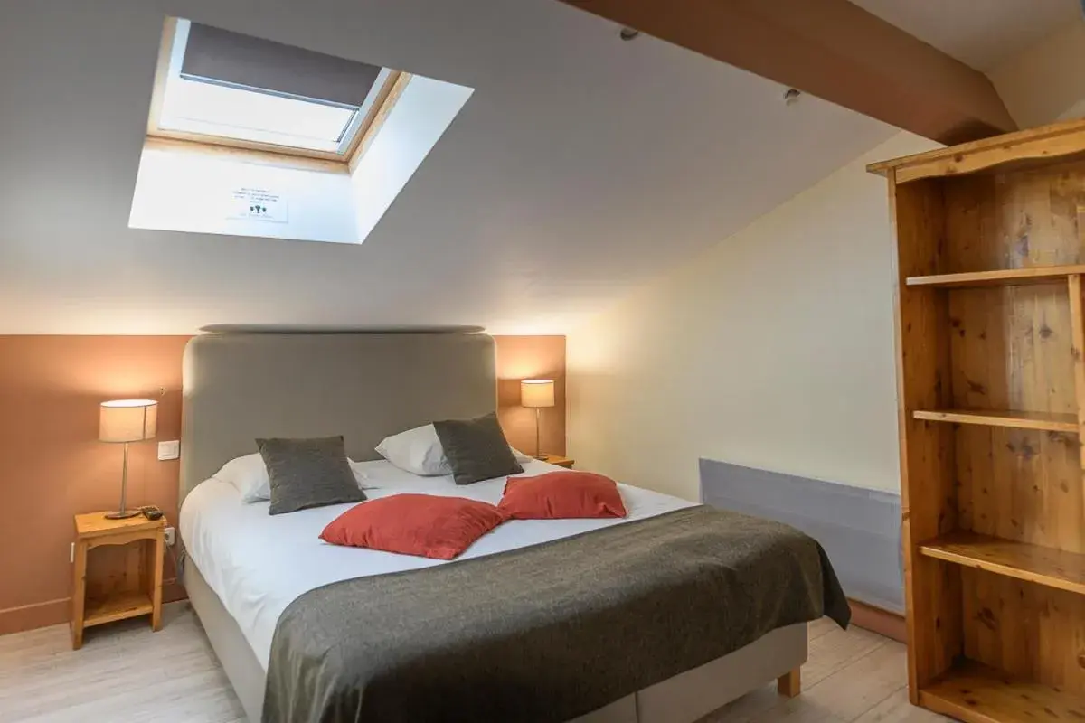 Suite in Logis Hôtel Restaurant Le Castel Fleuri Suite in Logis Hôtel Restaurant Le Castel Fleuri