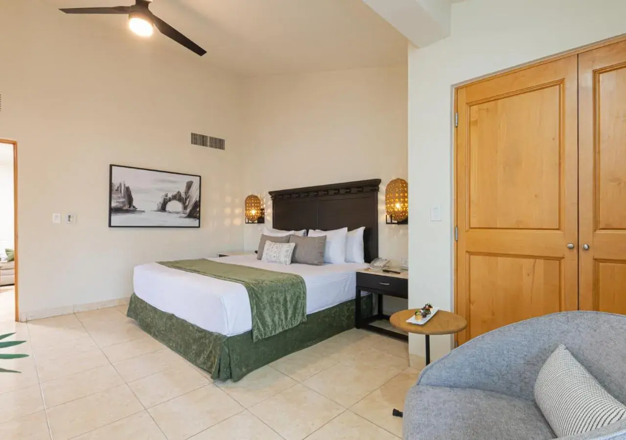 Superior King Suite in Hotel Tesoro Los Cabos Superior King Suite in Hotel Tesoro Los Cabos